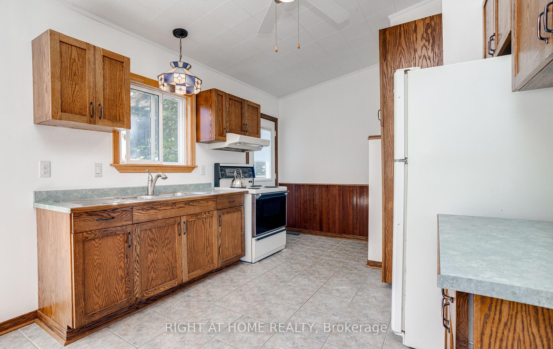 24 Coverdale Ave