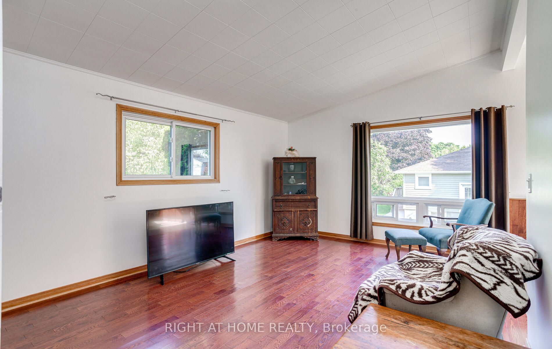 24 Coverdale Ave