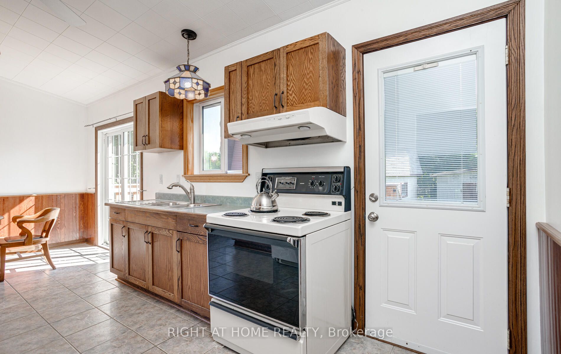 24 Coverdale Ave