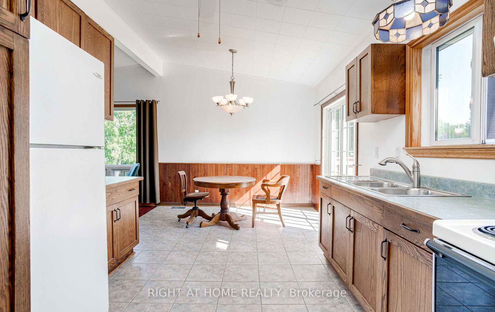 24 Coverdale Ave