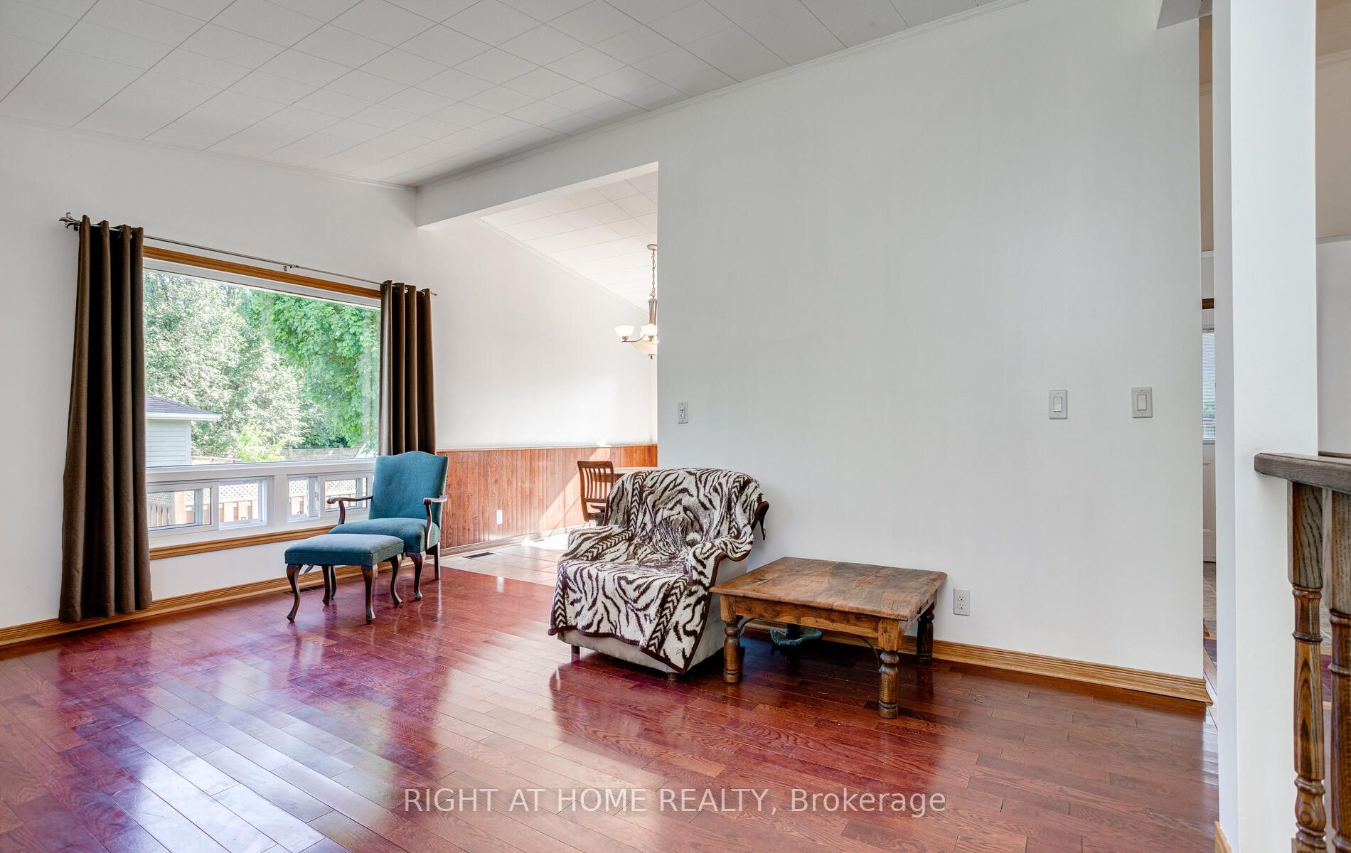 24 Coverdale Ave