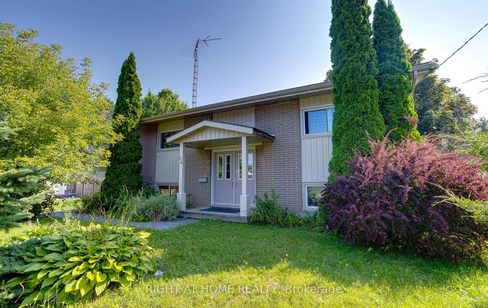 24 Coverdale Ave