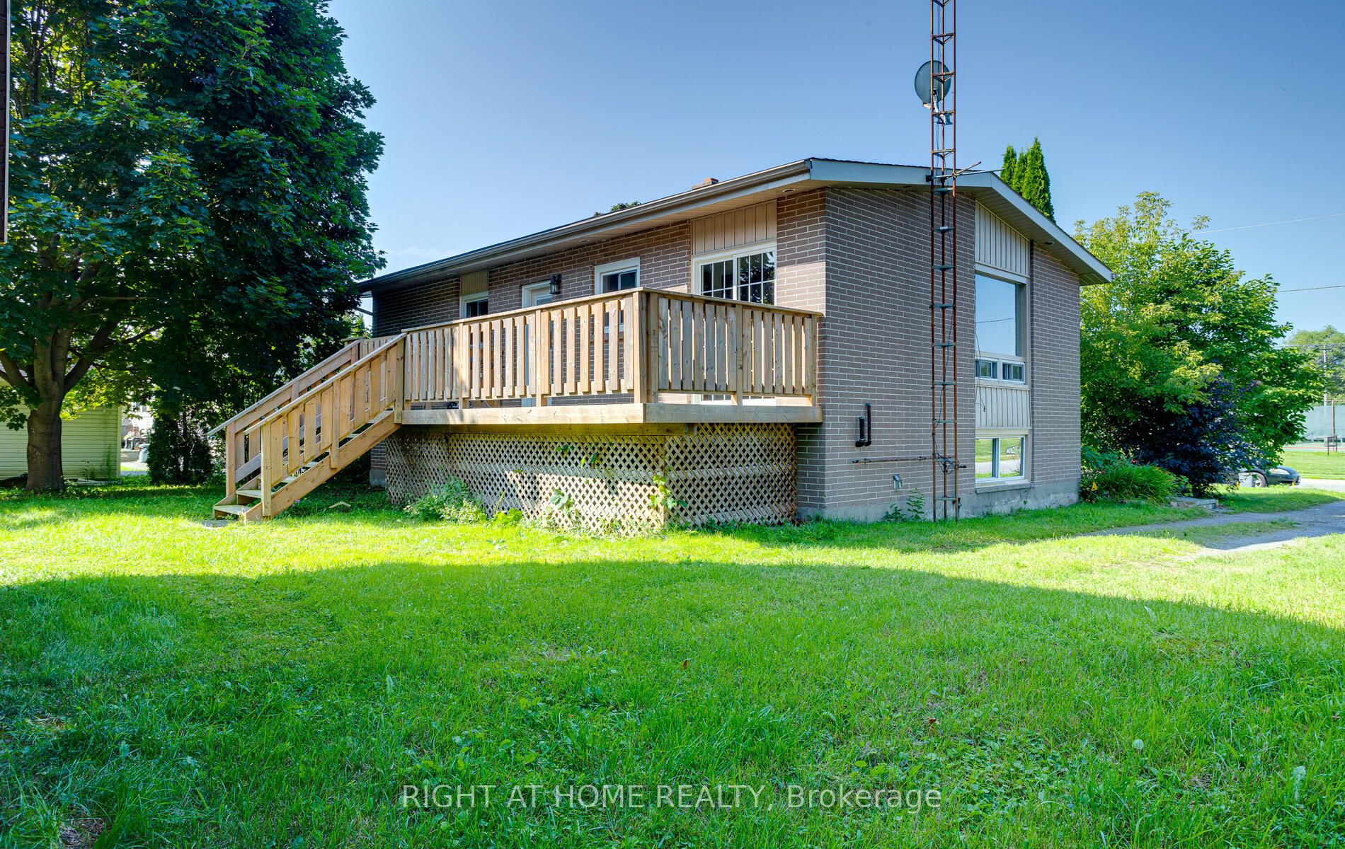 24 Coverdale Ave