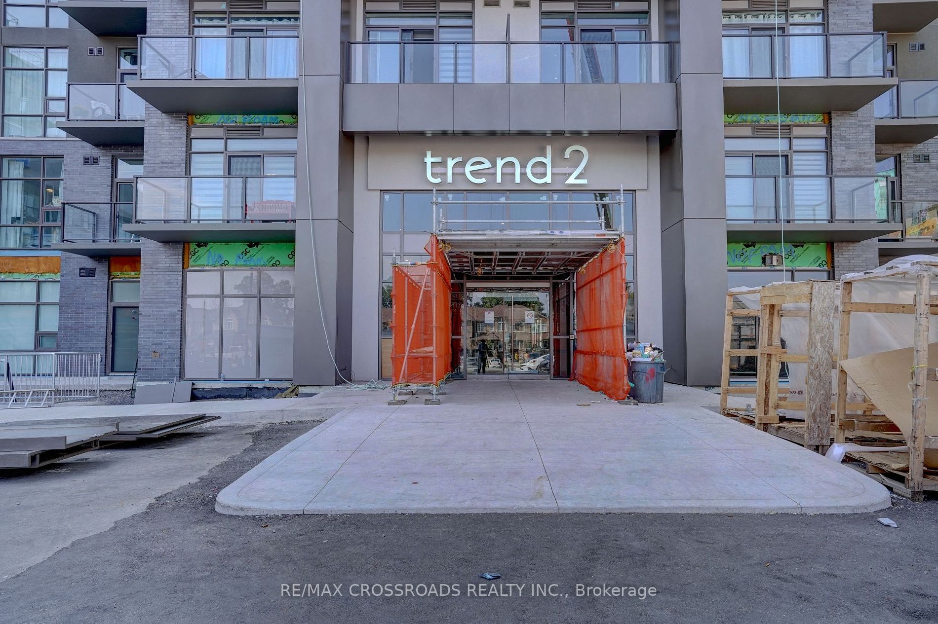 460 Dundas St E, #219