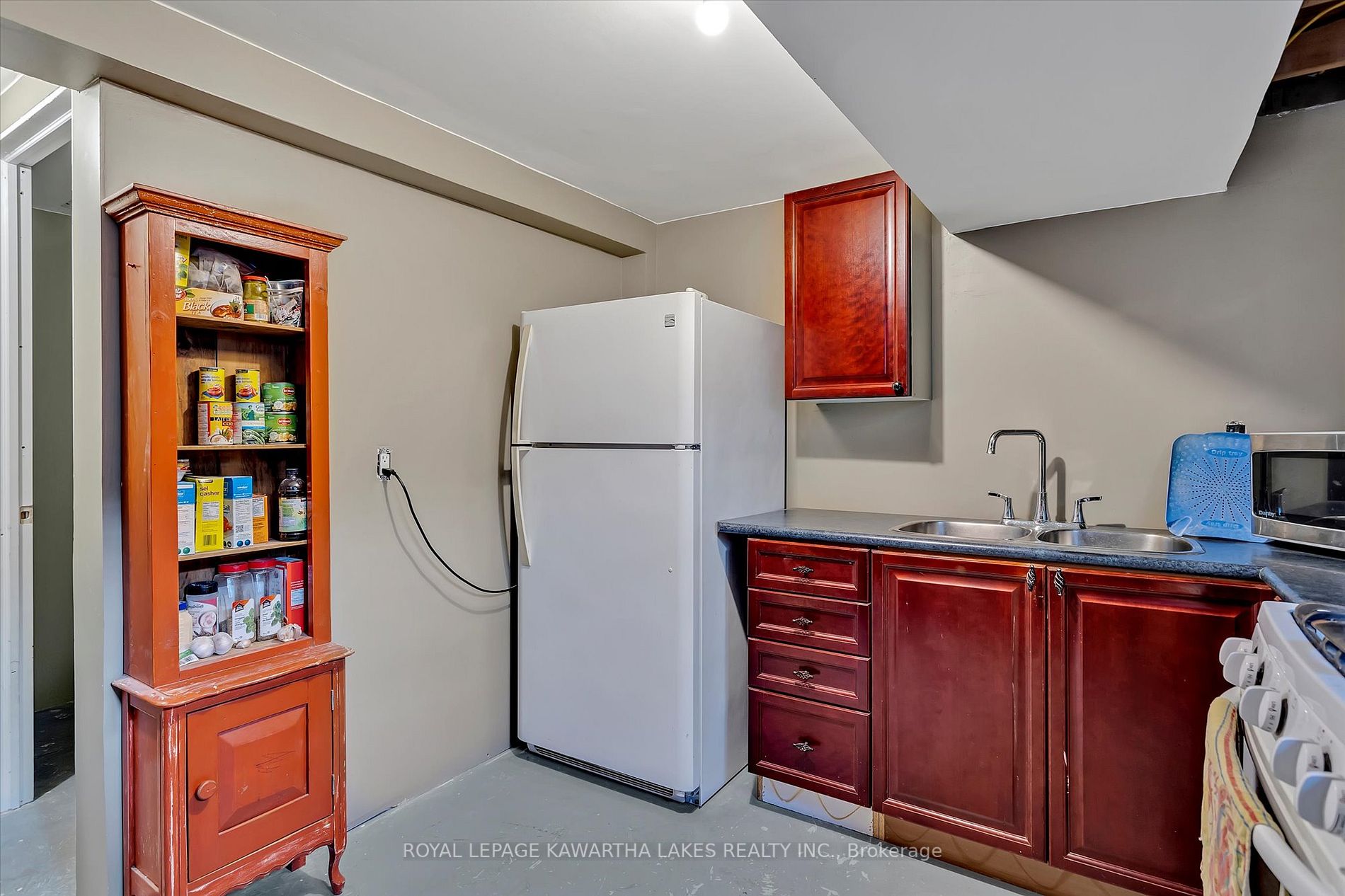 89 Pottinger St