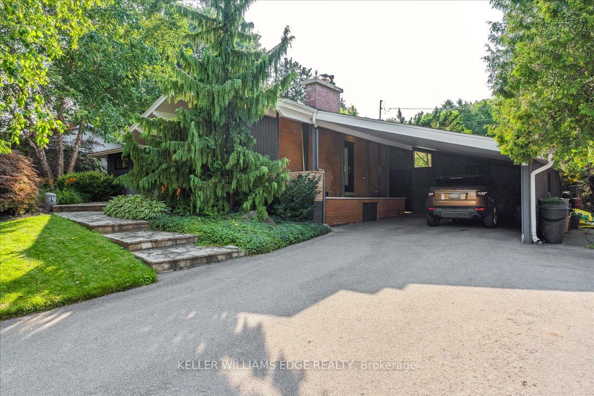 108 Oneida Blvd