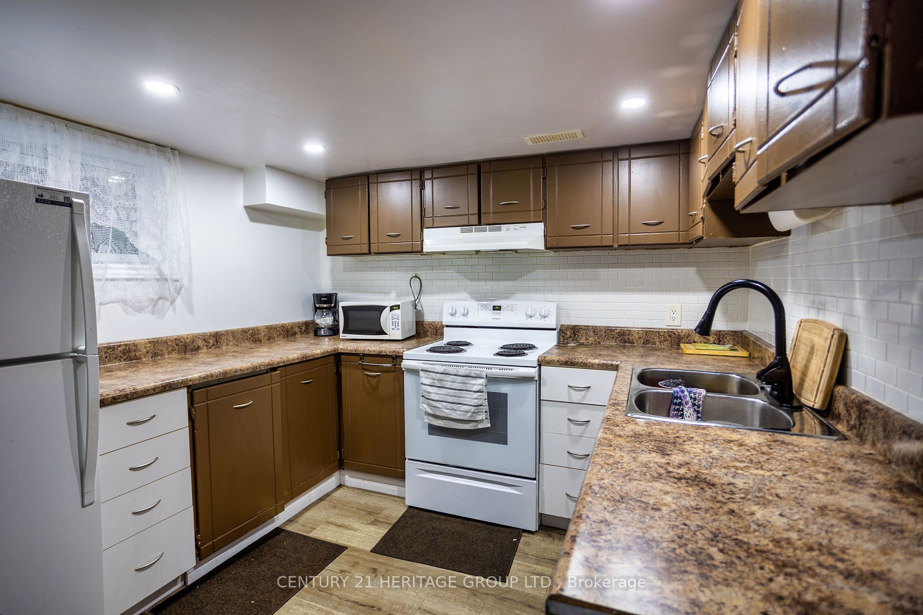 230 West 18th St