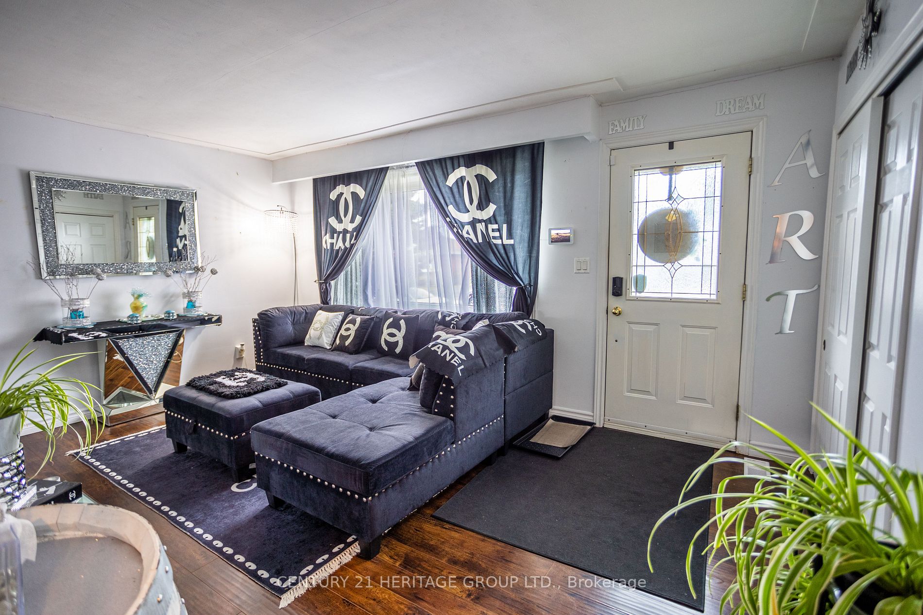 230 West 18th St