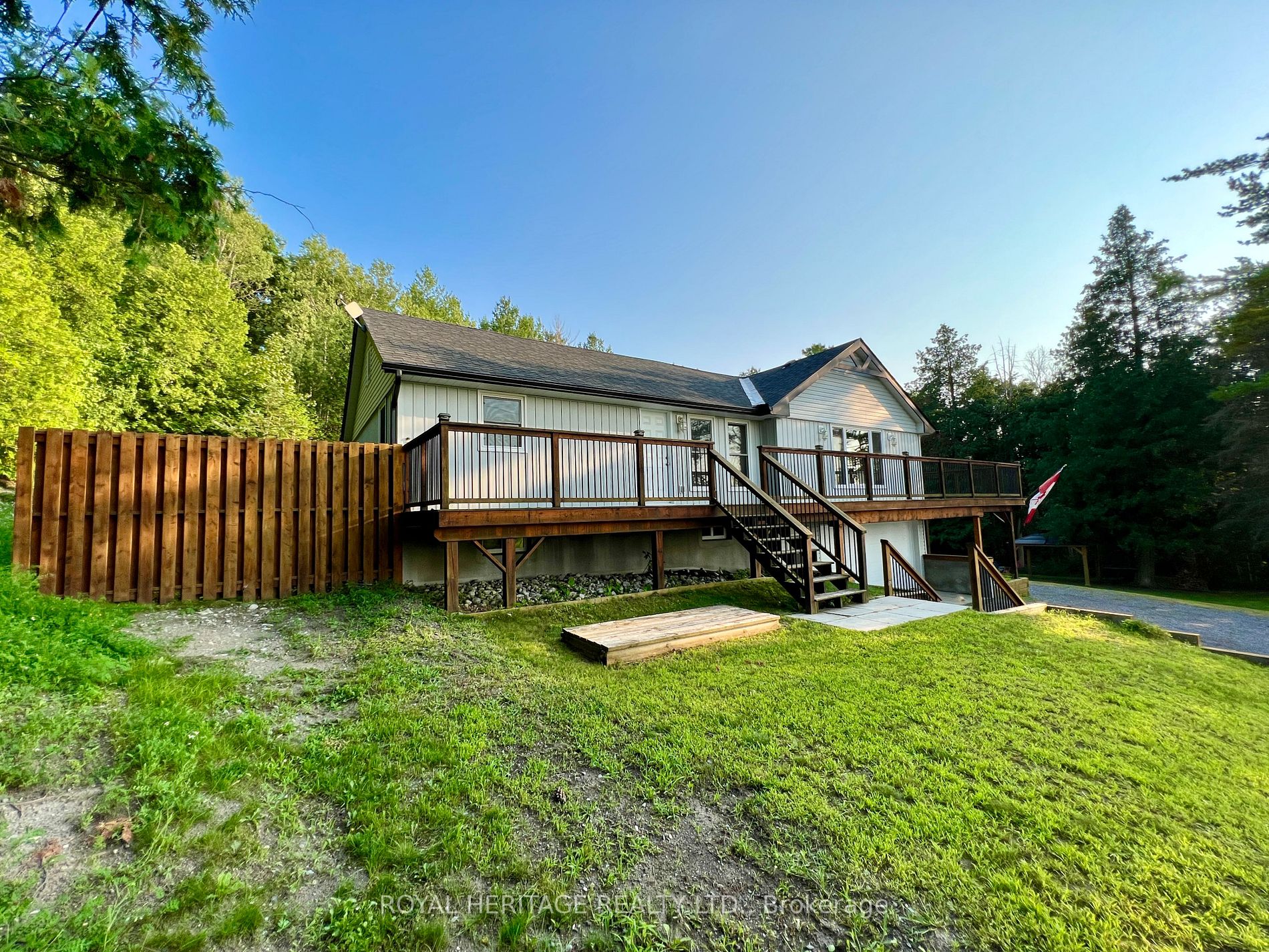 709 Oak Lake Rd