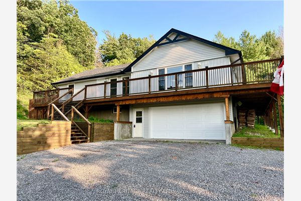 709 Oak Lake Rd, Quinte West