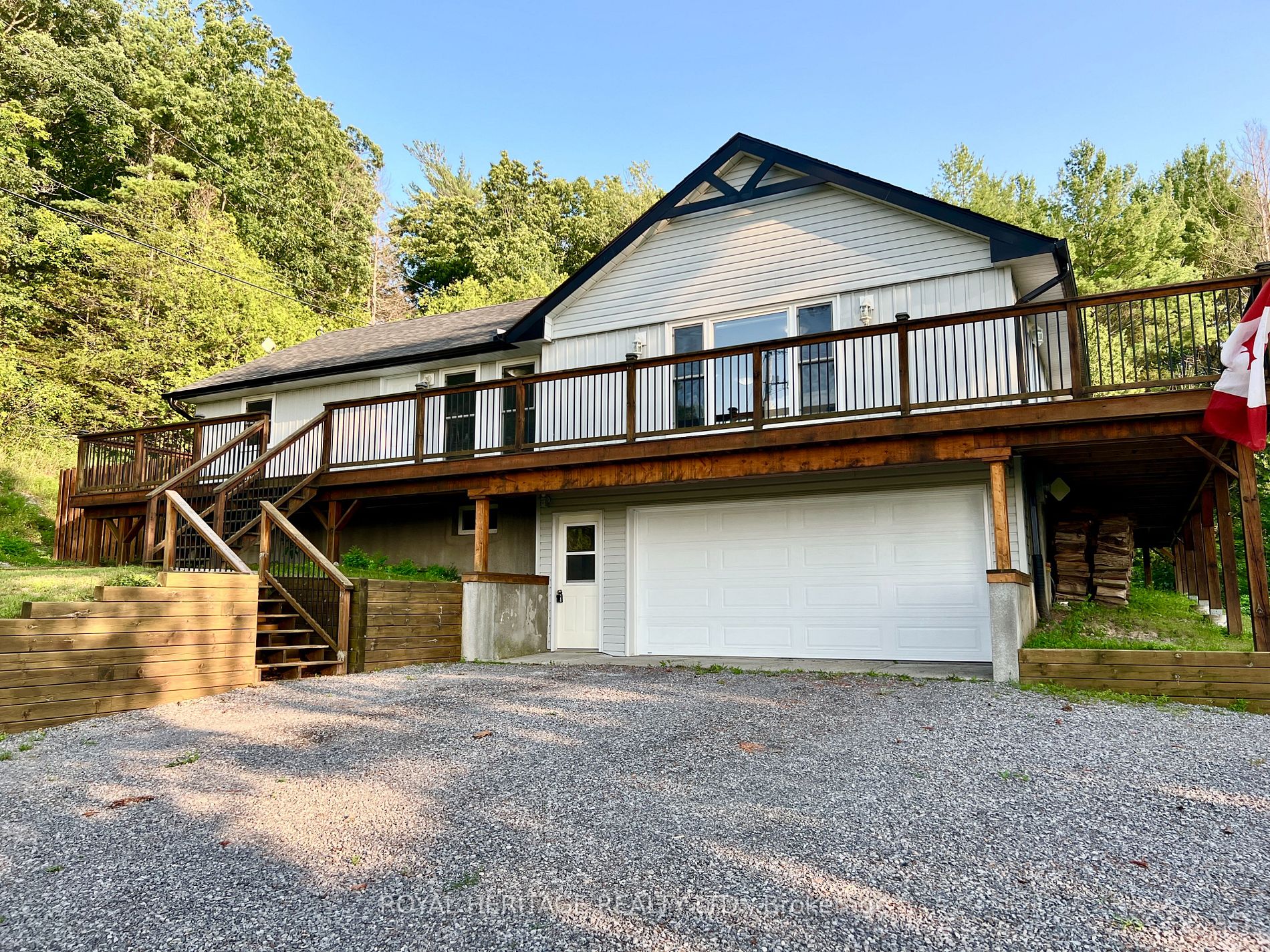 709 Oak Lake Rd