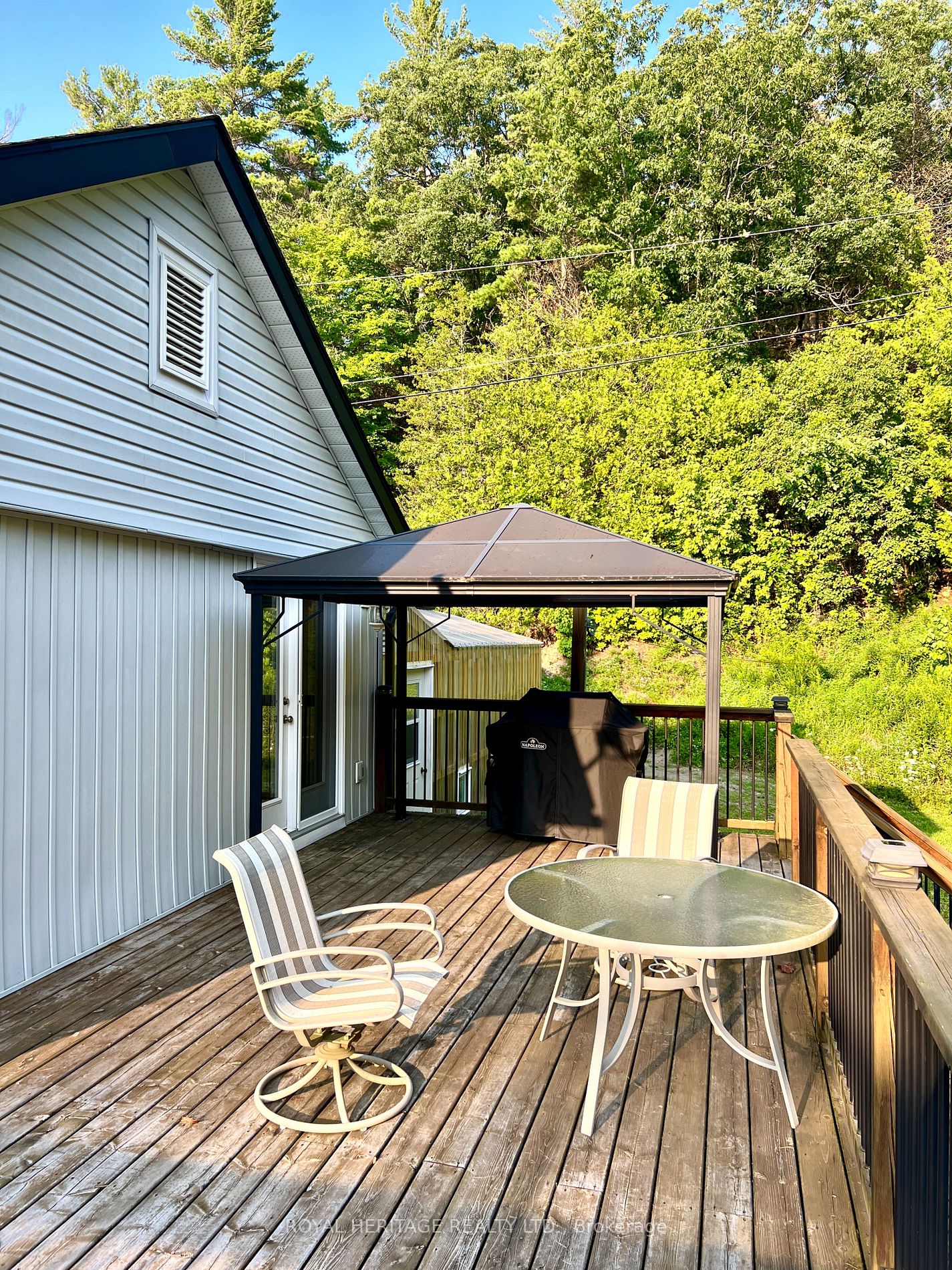 709 Oak Lake Rd