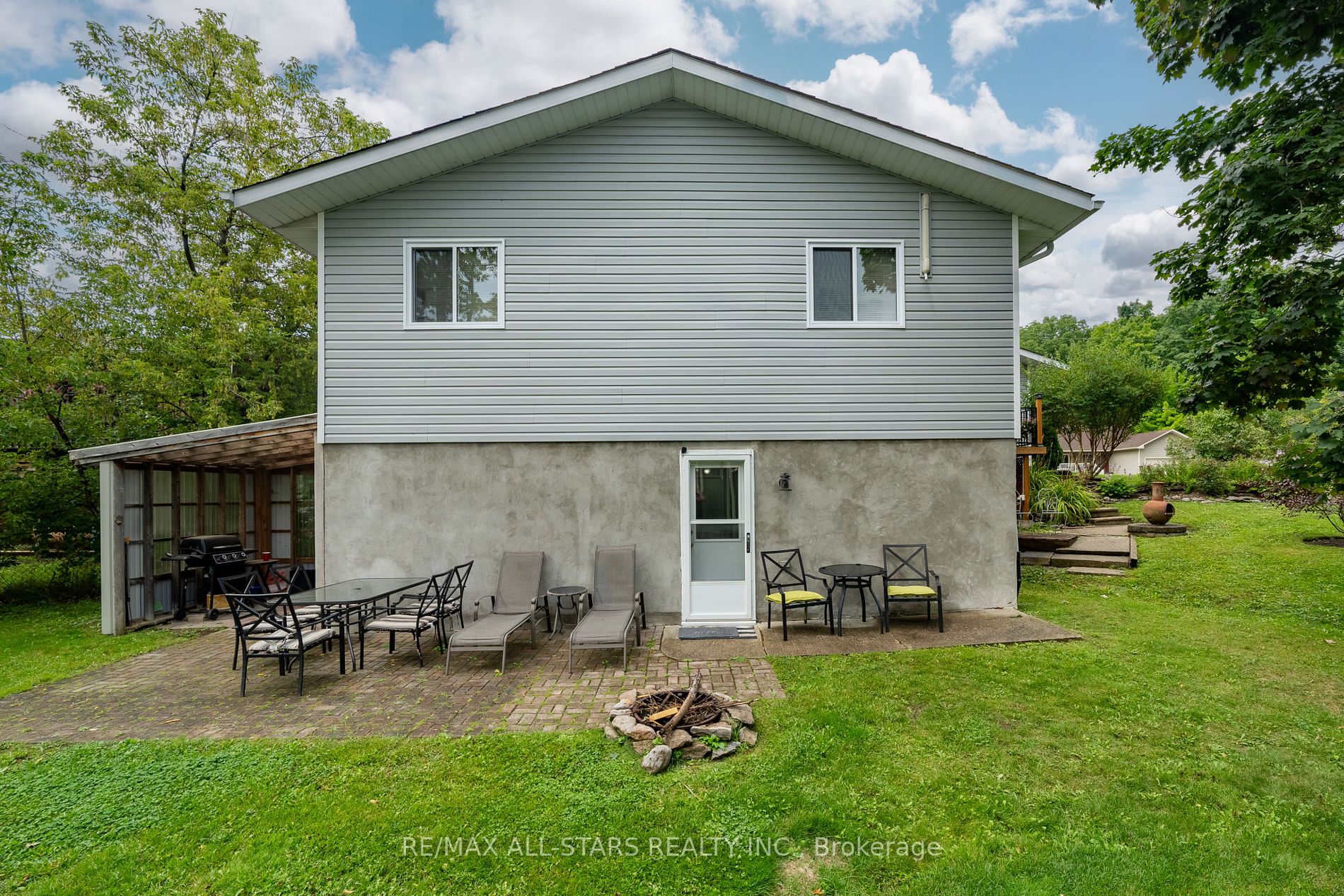 14 Short St