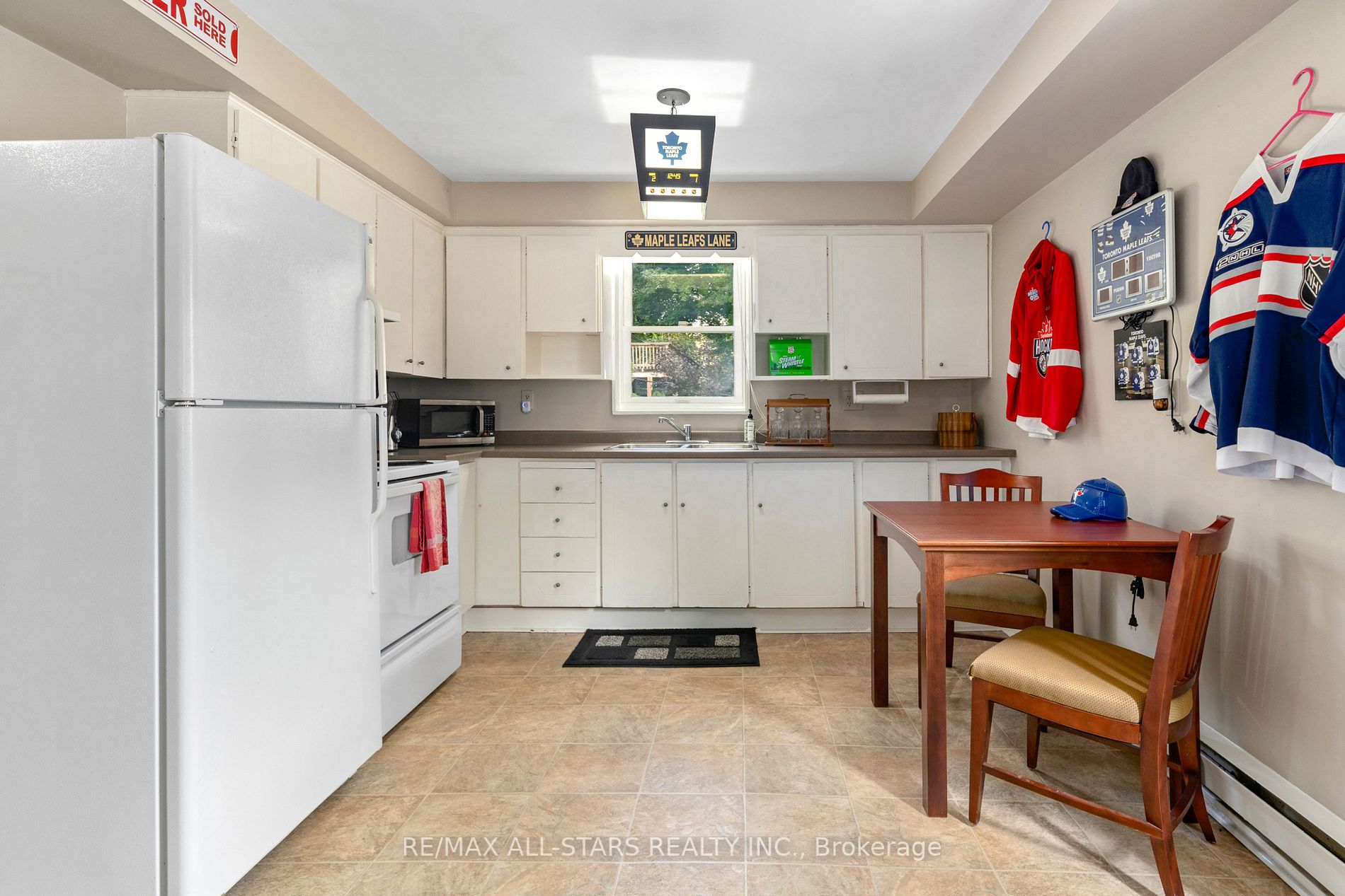 14 Short St