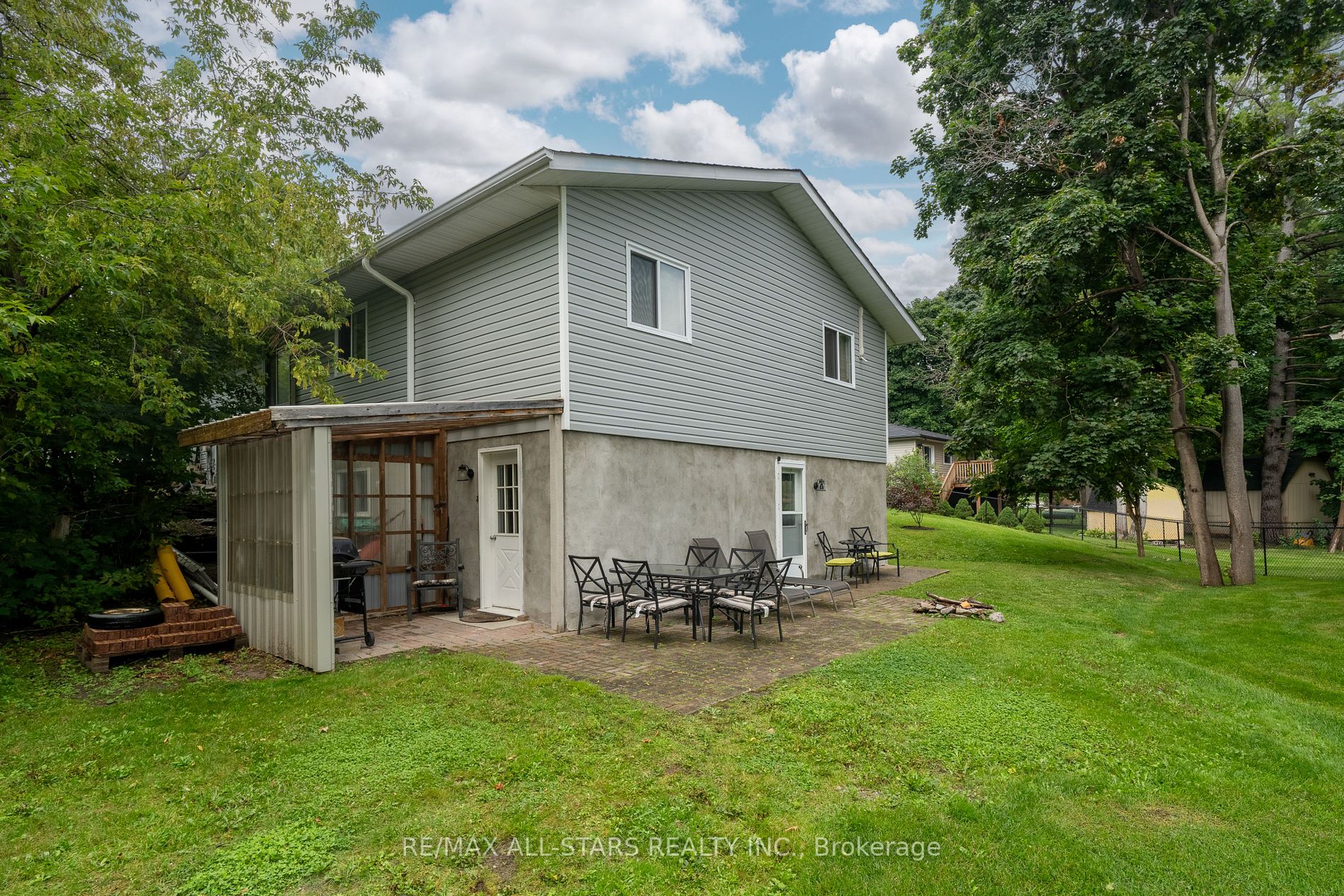 14 Short St
