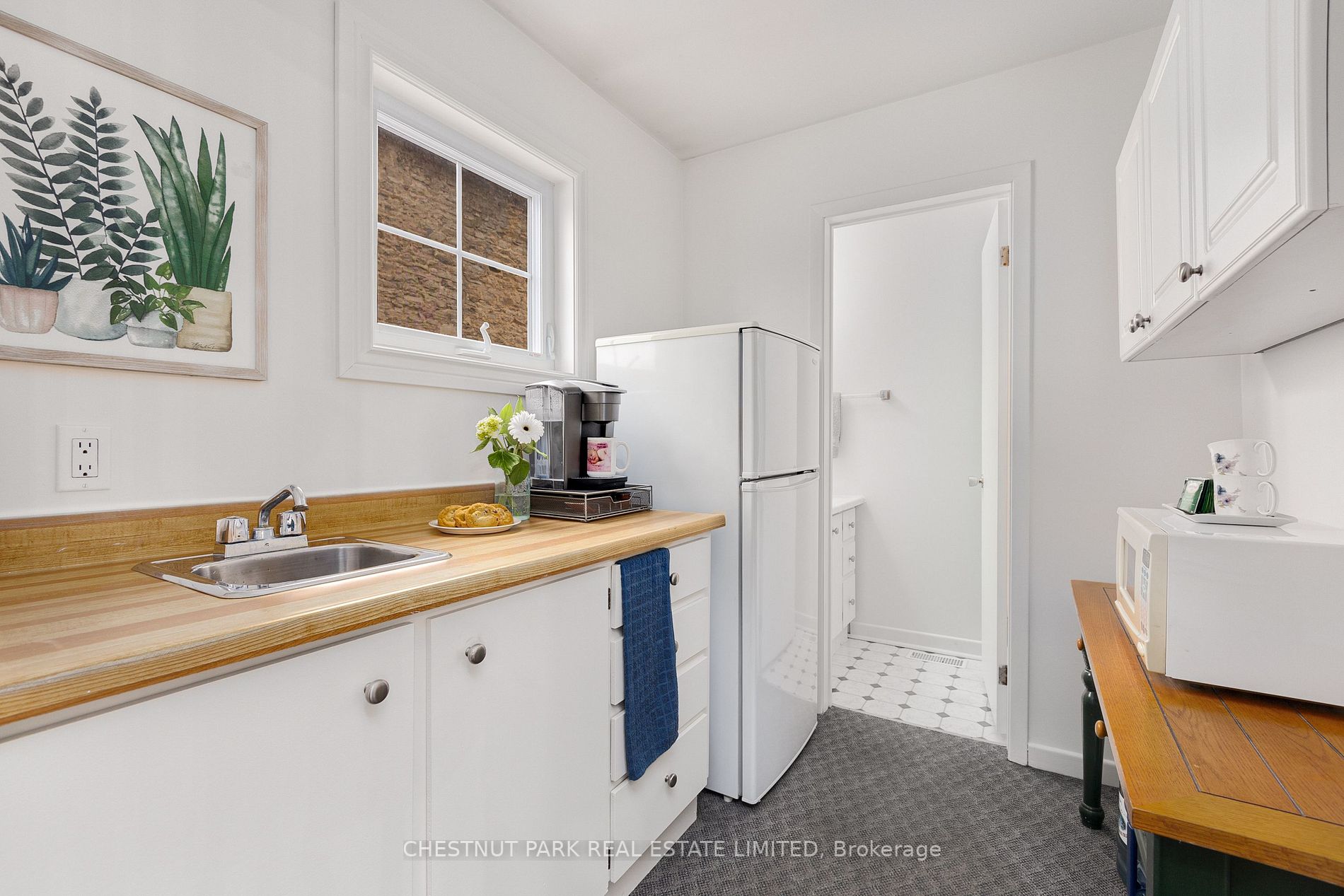 64 Picton Main St