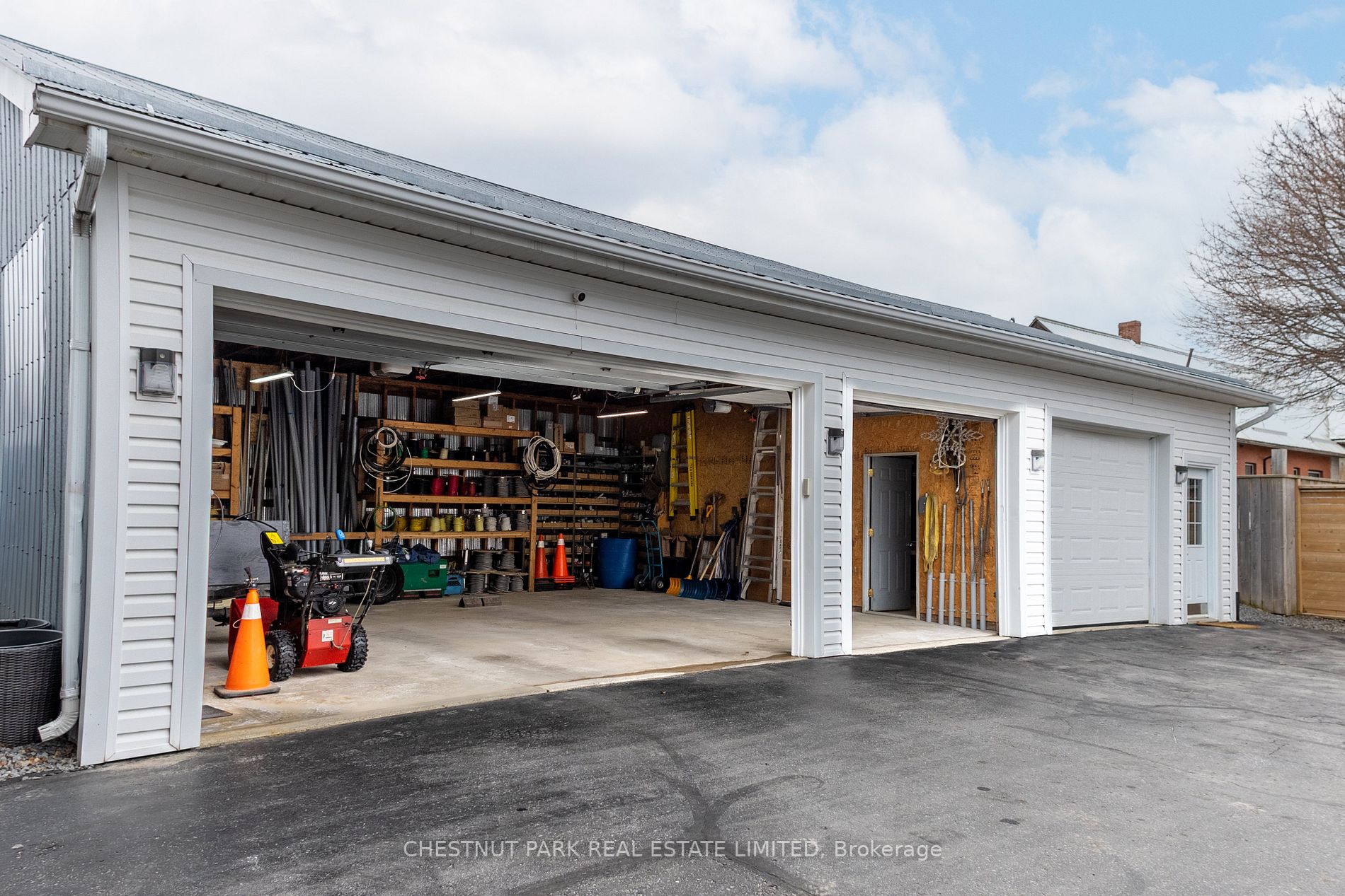 64 Picton Main St