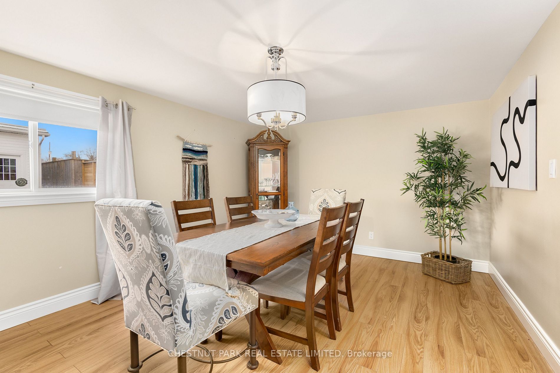 64 Picton Main St