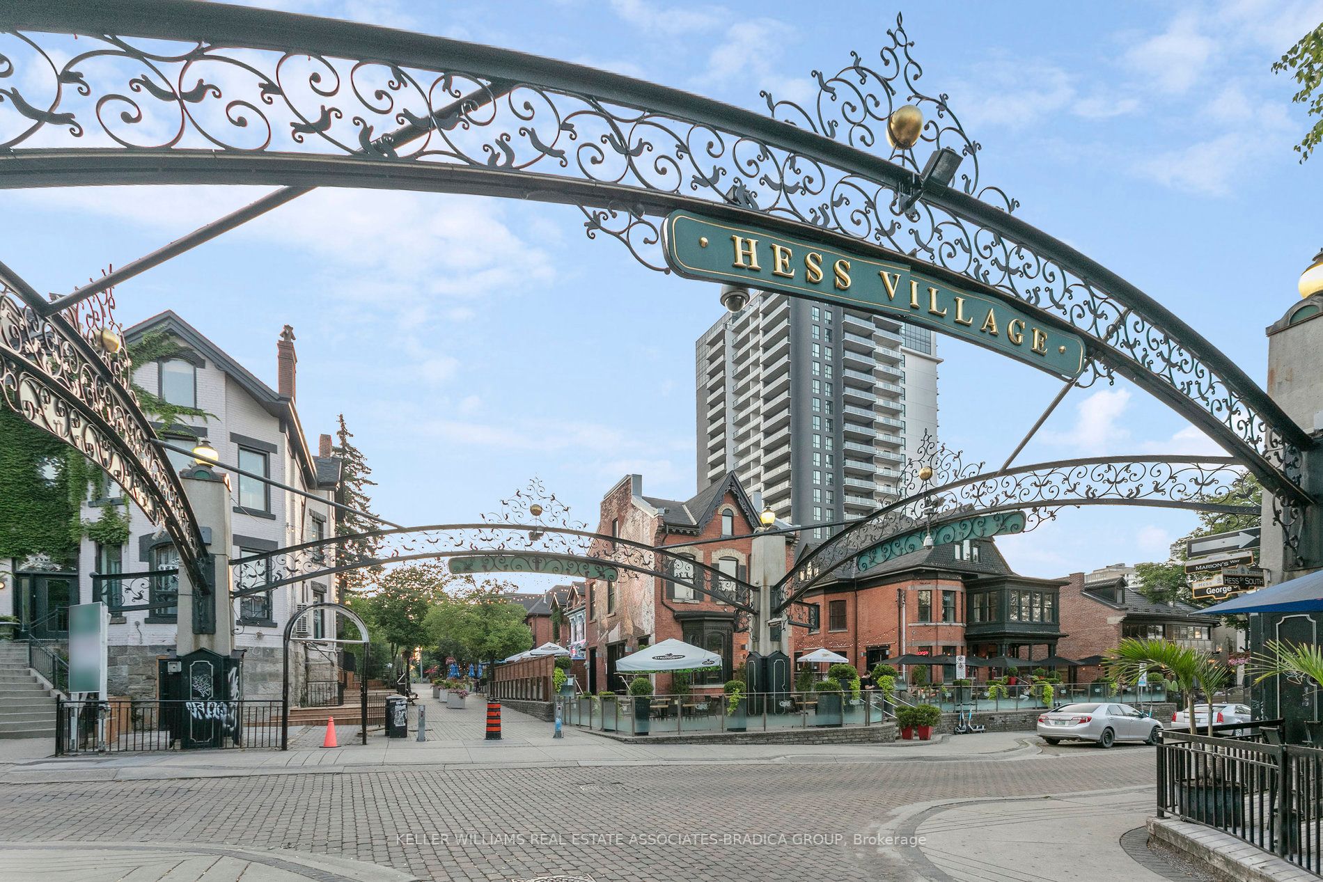 15 Queen Street S, #1507