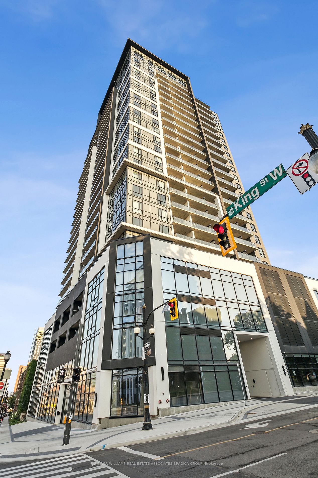 15 Queen Street S, #1507