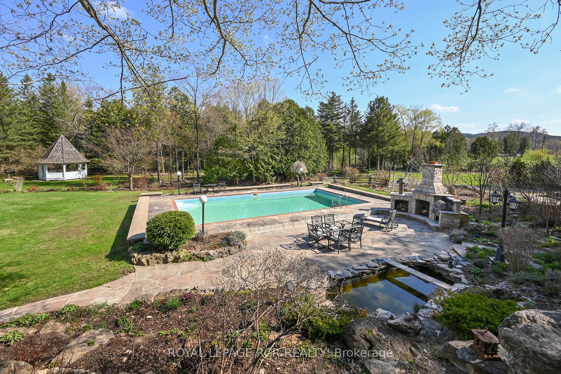 307466 Hockley Rd