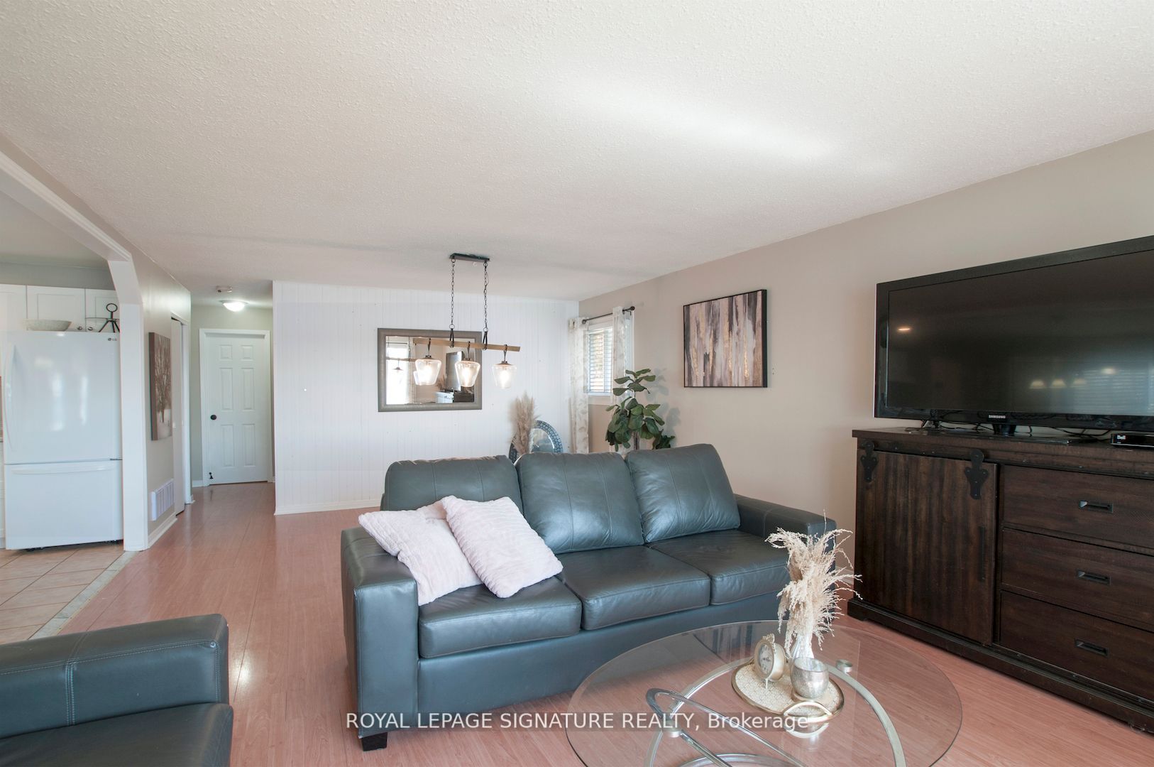 1071B Lakeside Dr