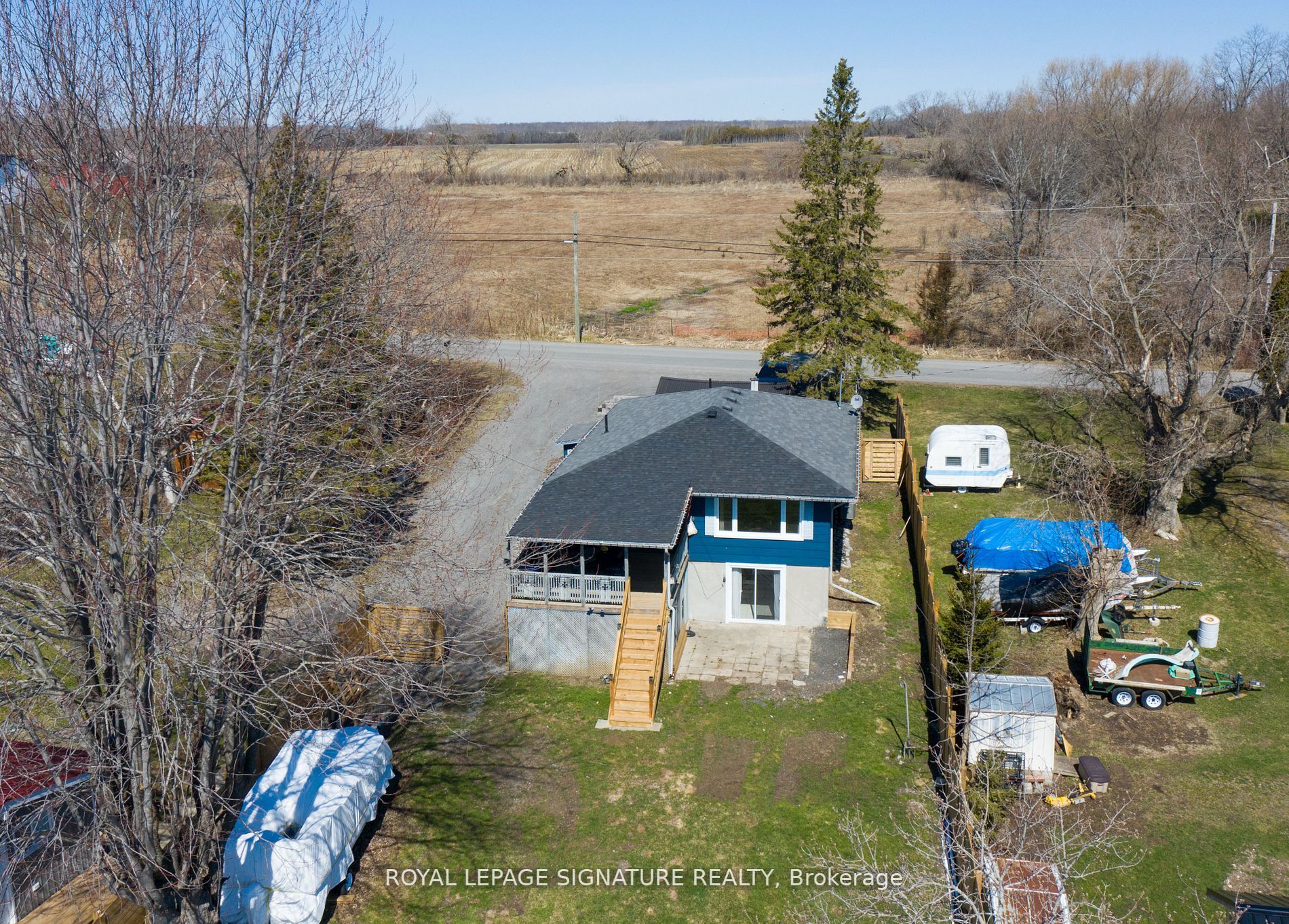 1071B Lakeside Dr