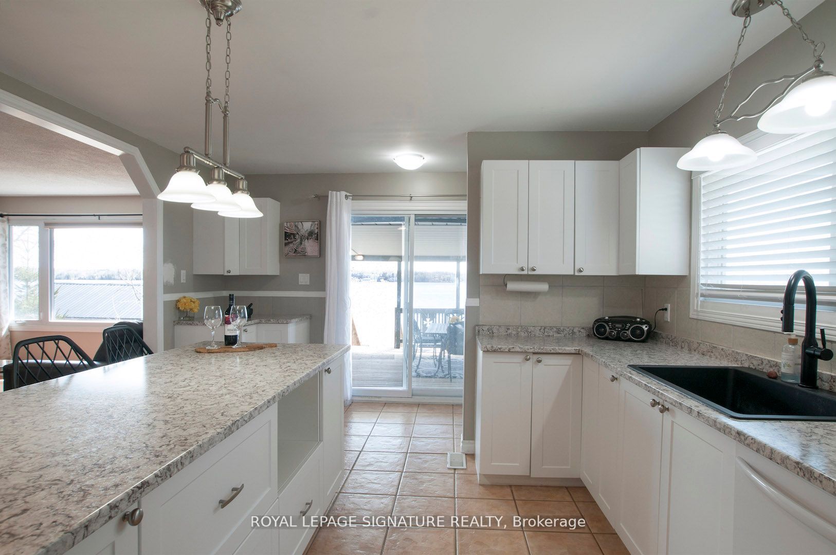 1071B Lakeside Dr