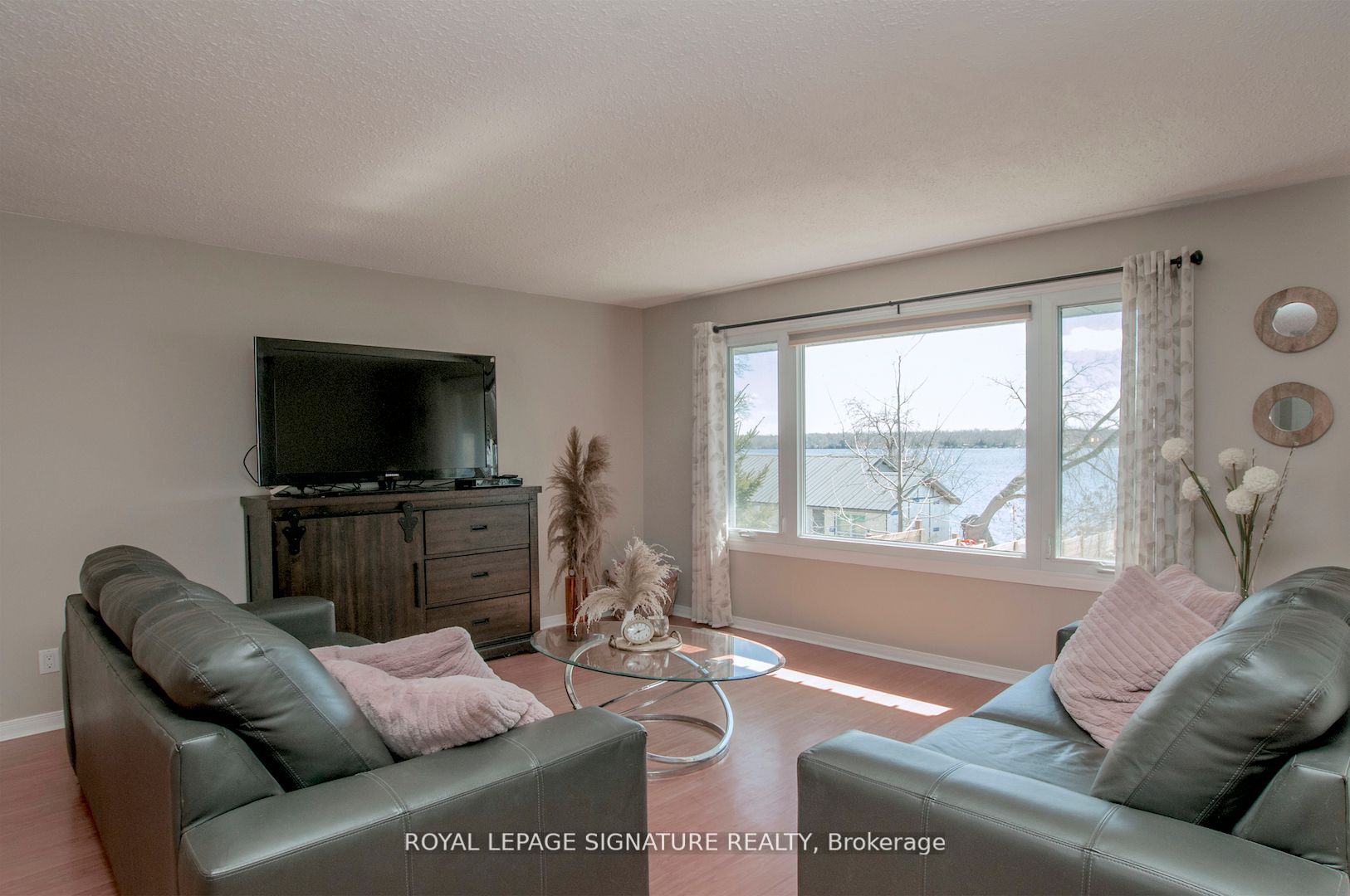 1071B Lakeside Dr