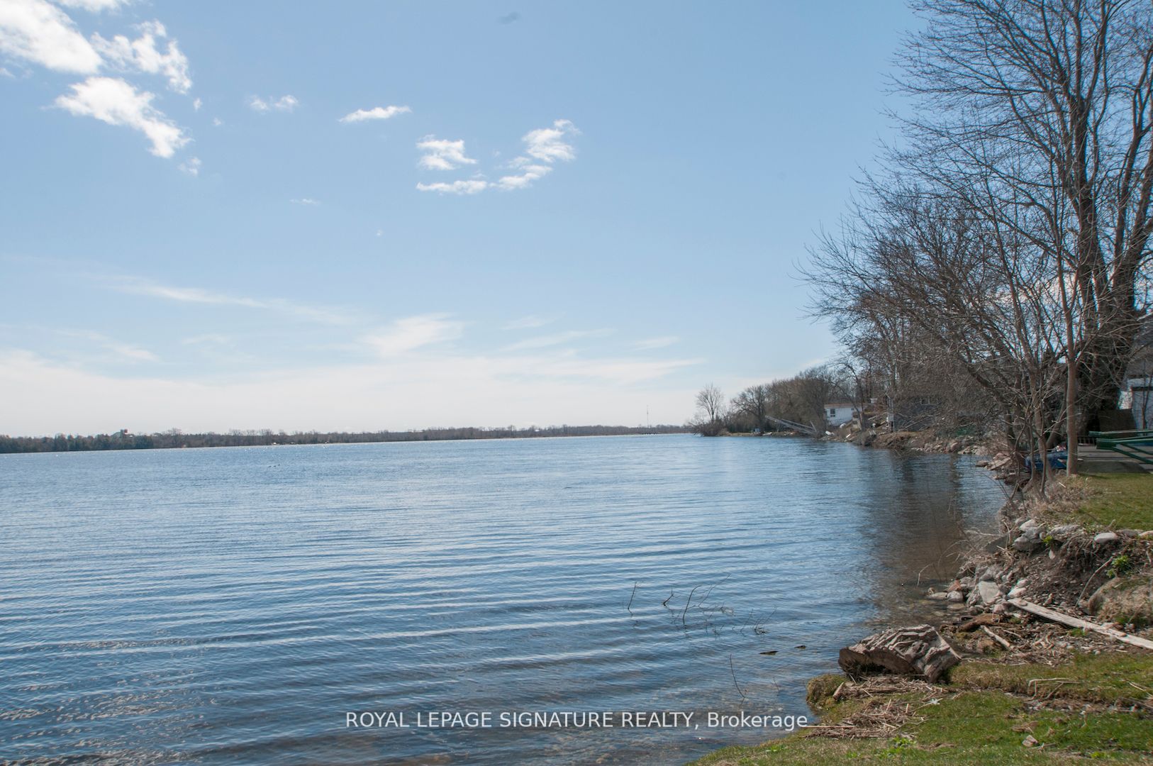 1071B Lakeside Dr