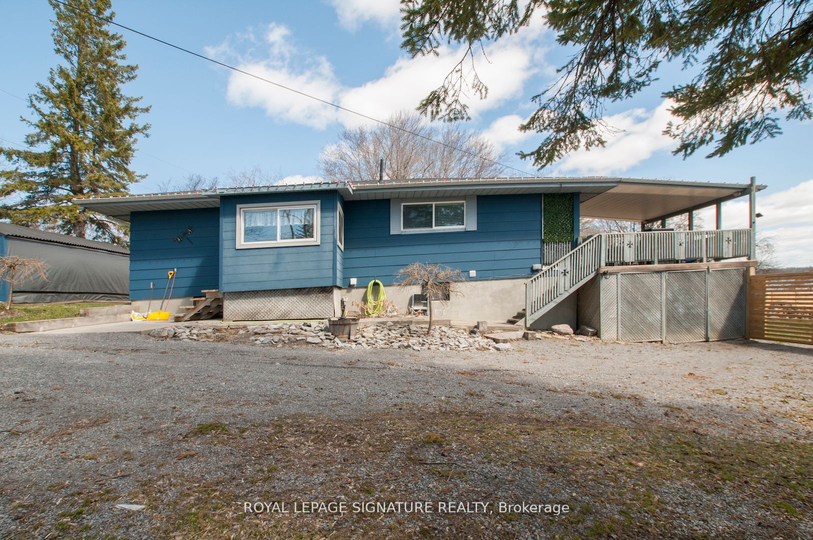 1071B Lakeside Dr
