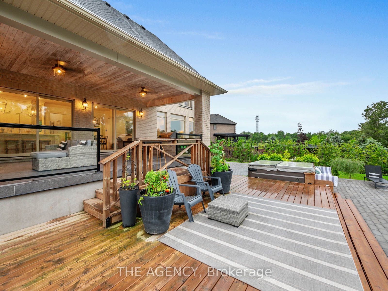 643 Regal Pl