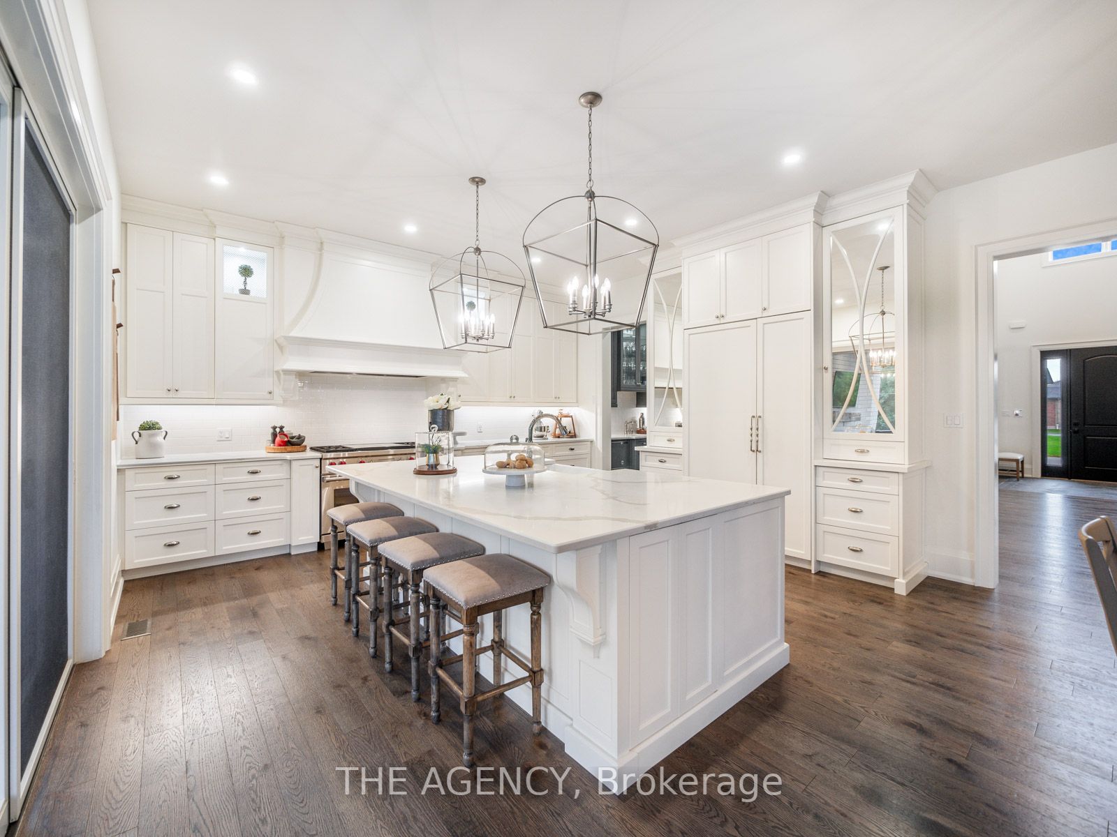 643 Regal Pl