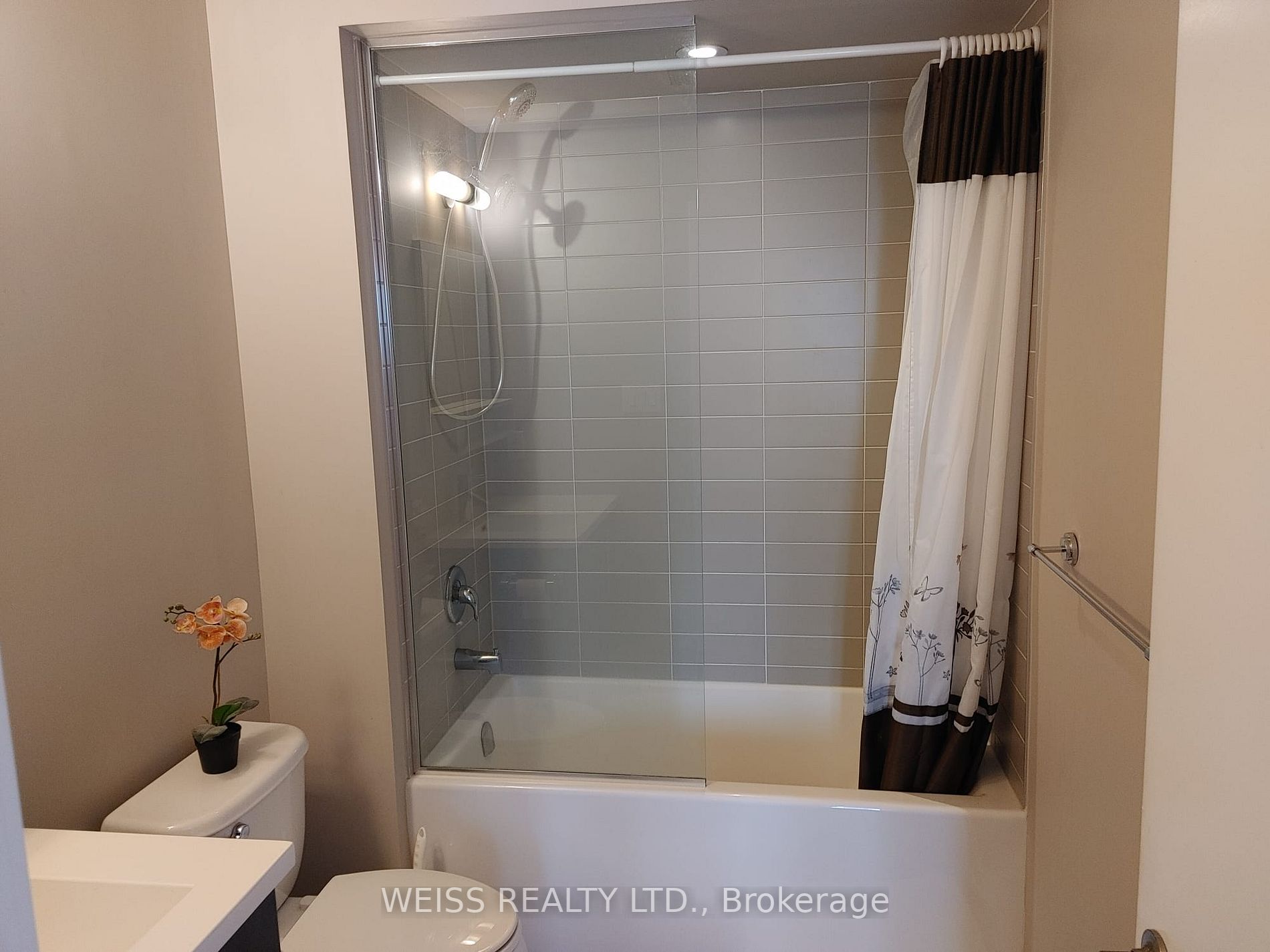 510 North Service Rd, #18