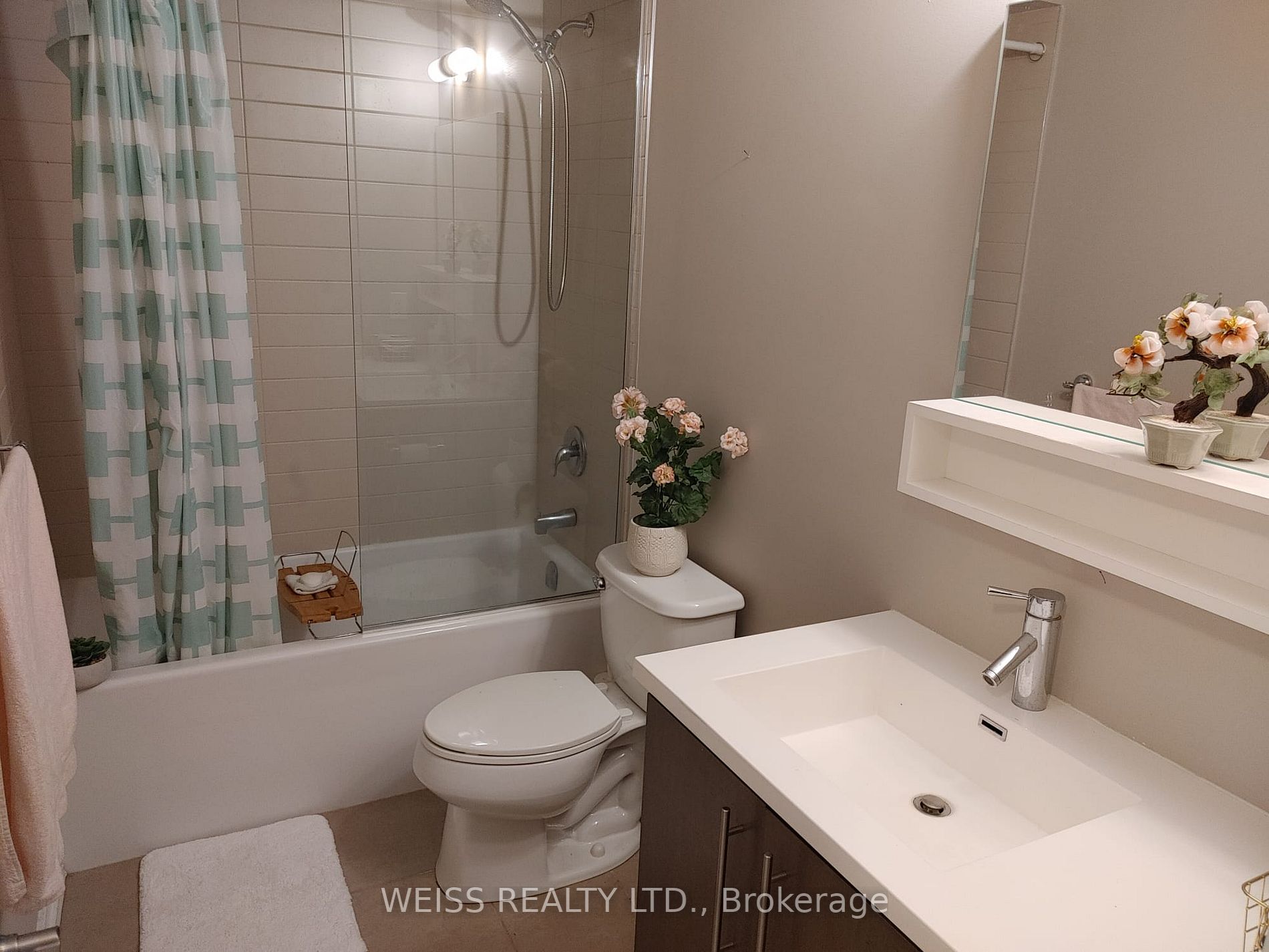 510 North Service Rd, #18