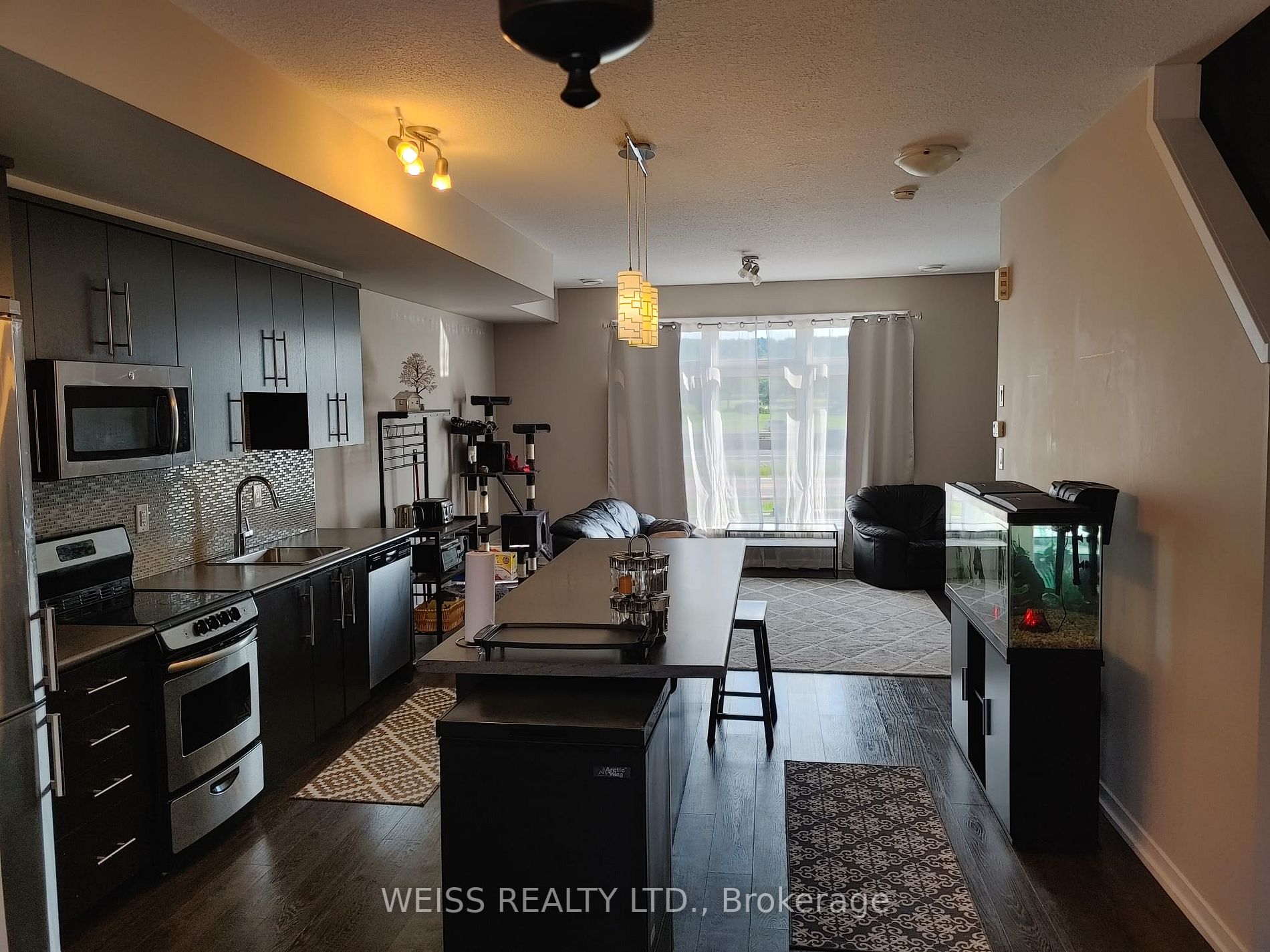 510 North Service Rd, #18