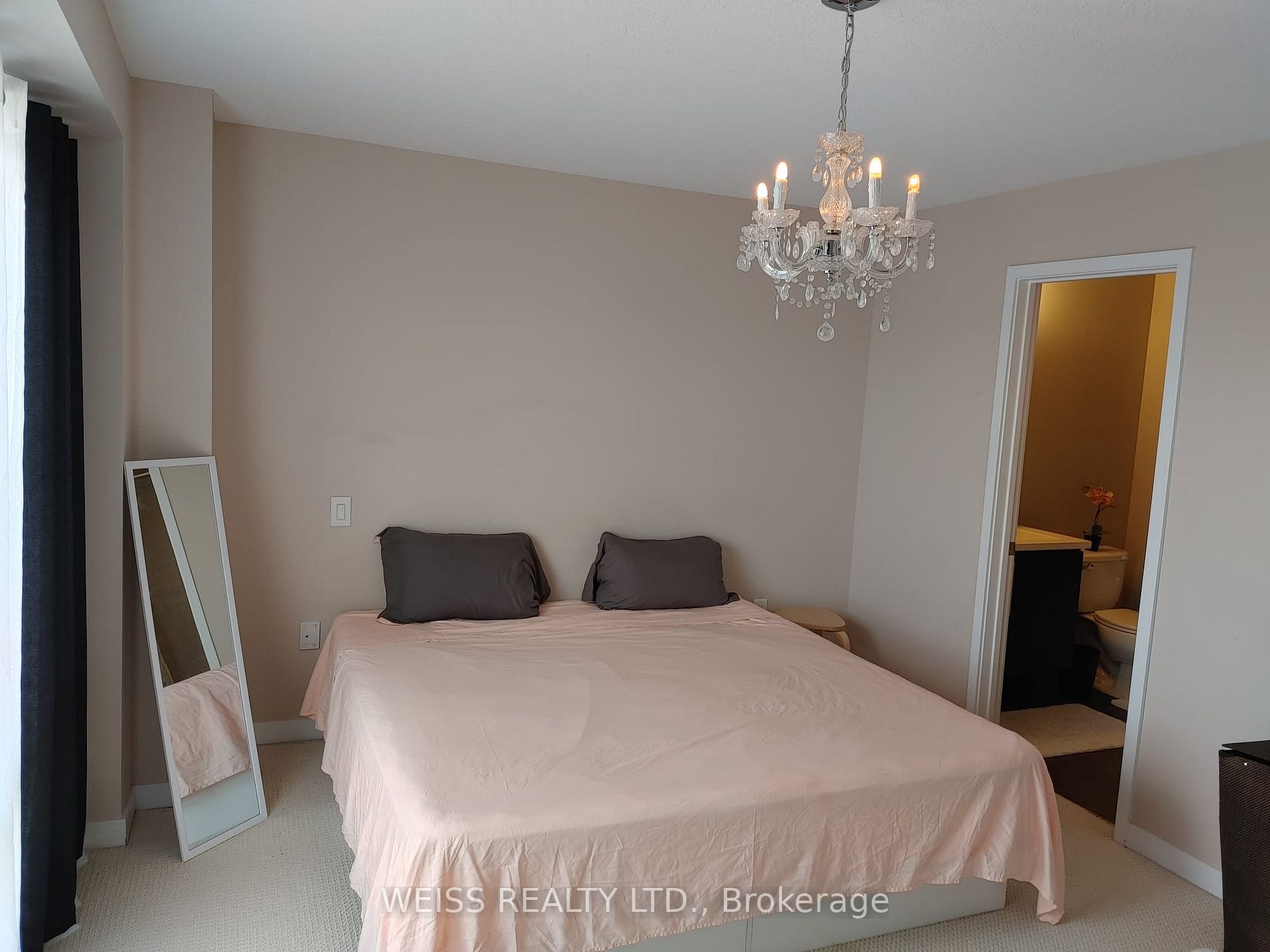 510 North Service Rd, #18