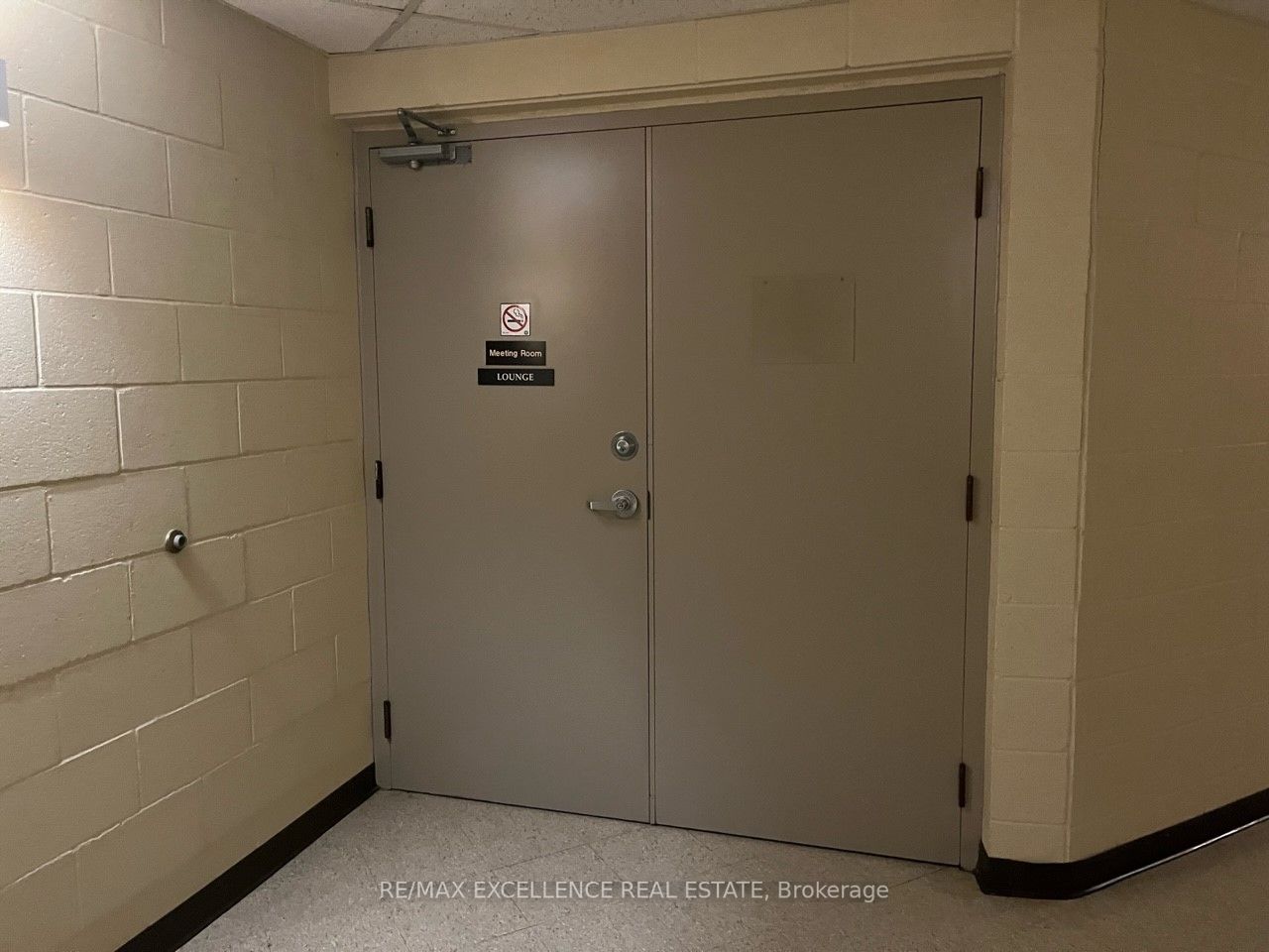 8 Christopher Crt, #307