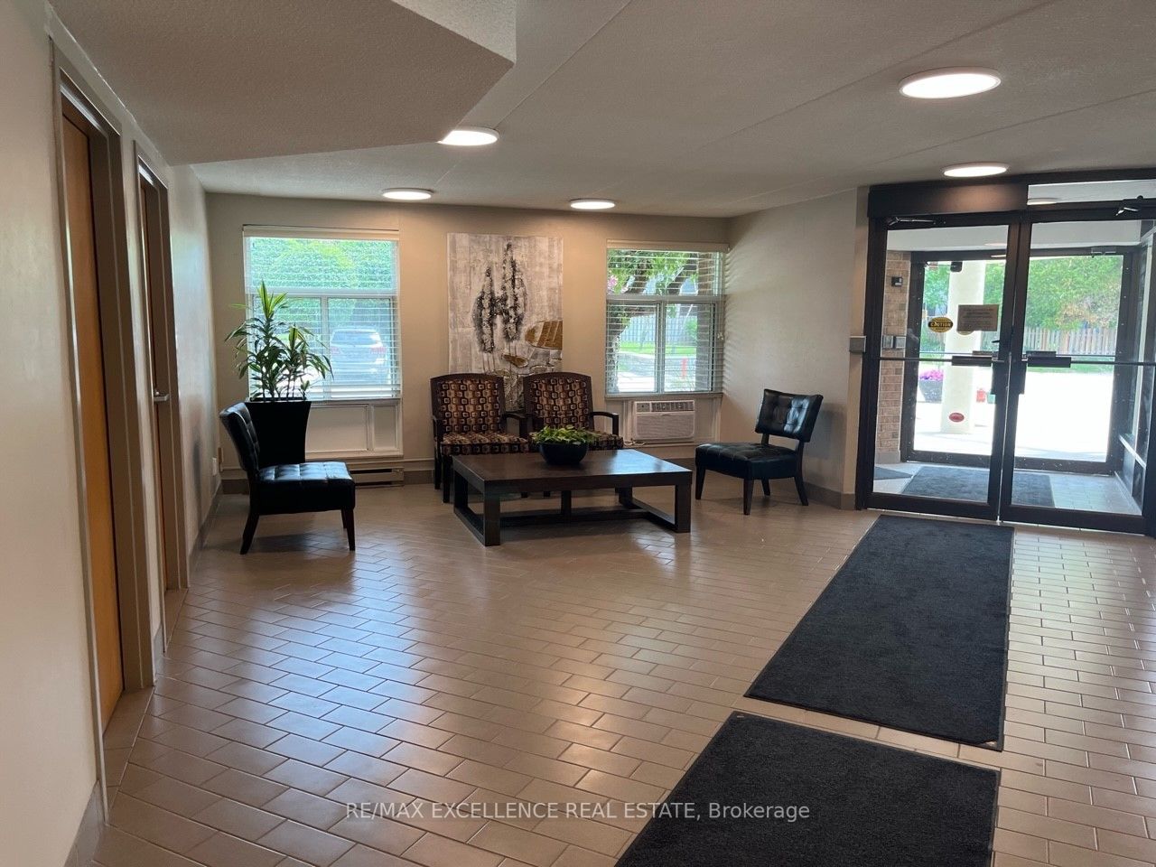 8 Christopher Crt, #307