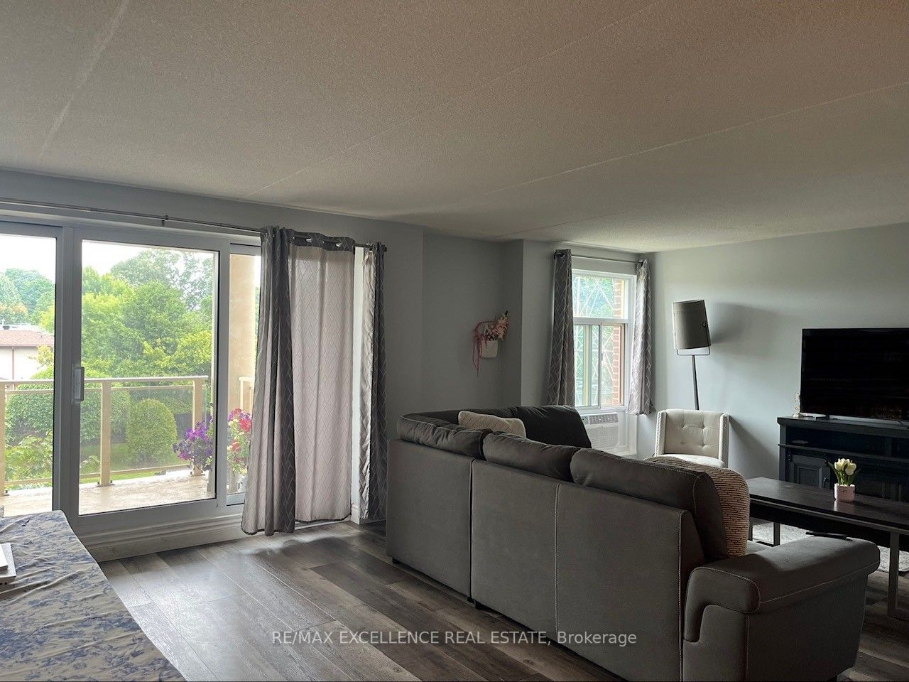8 Christopher Crt, #307