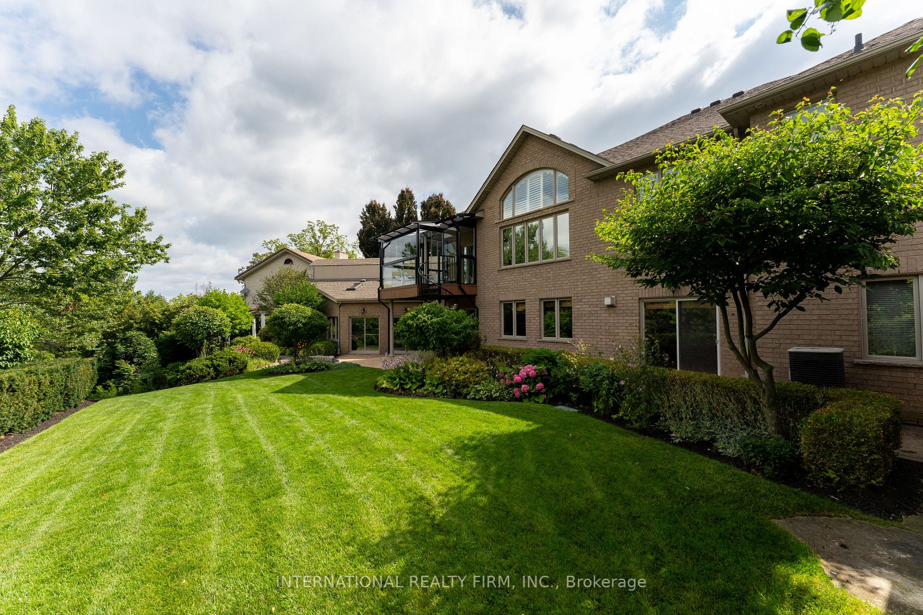 18 Connor Court
