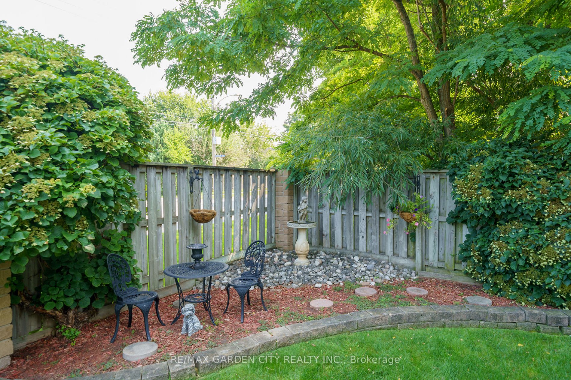 76 Palmer Rd
