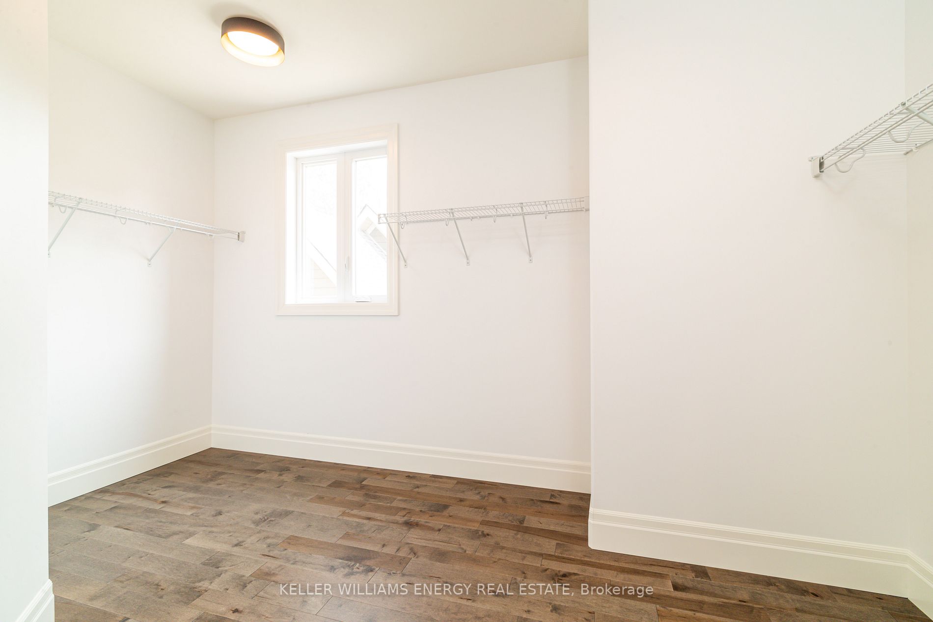125 Villeneuve Dr
