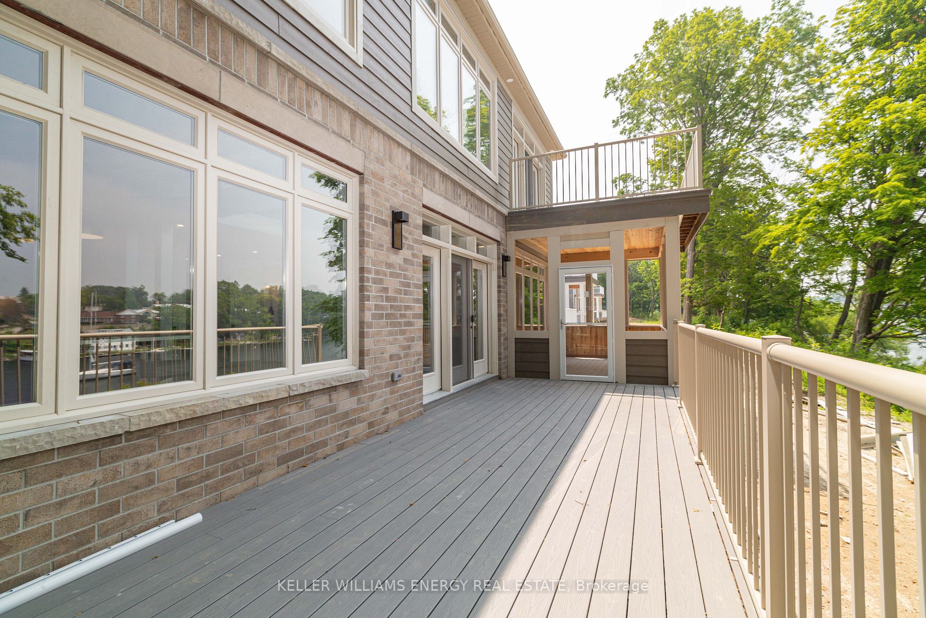 125 Villeneuve Dr