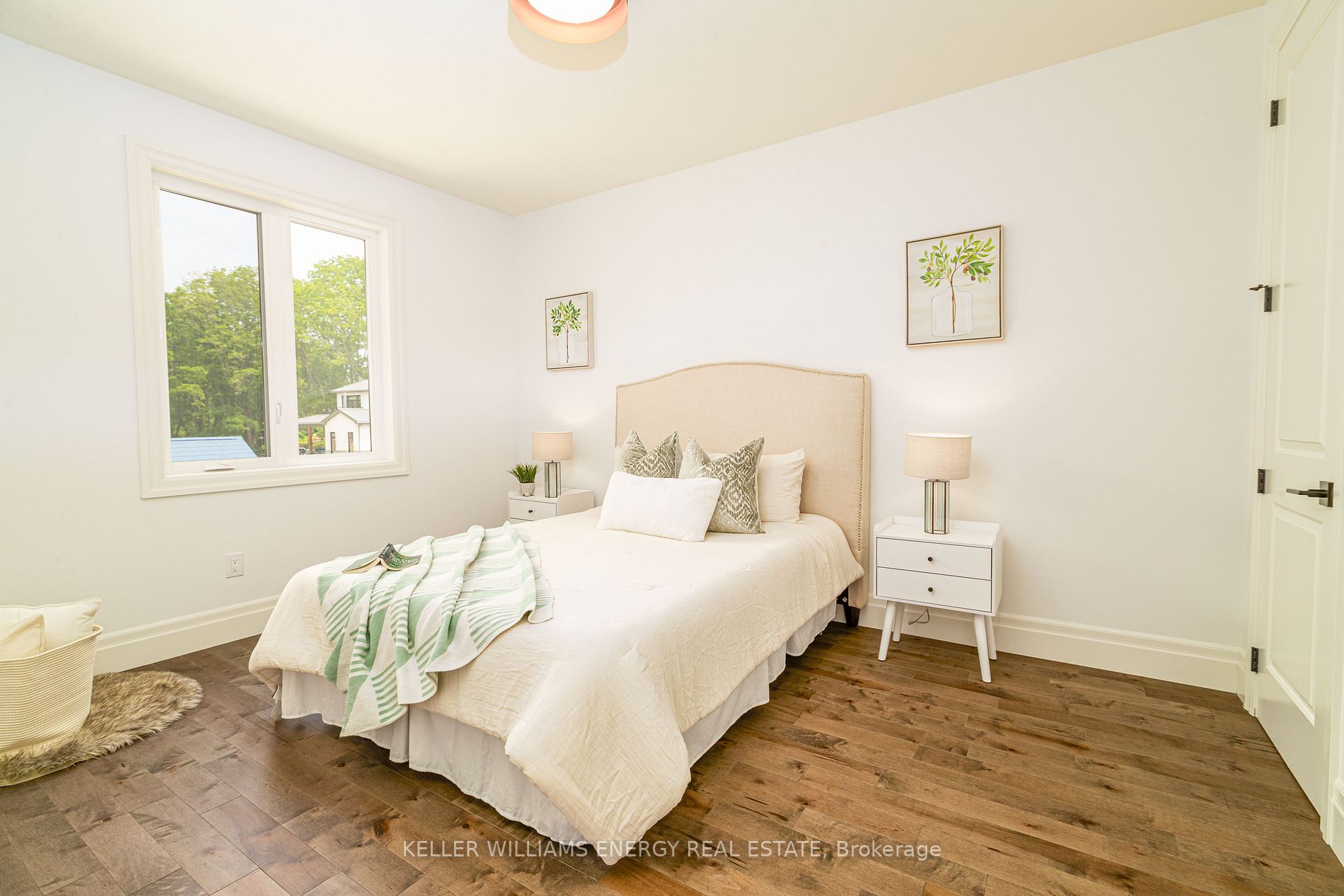 125 Villeneuve Dr