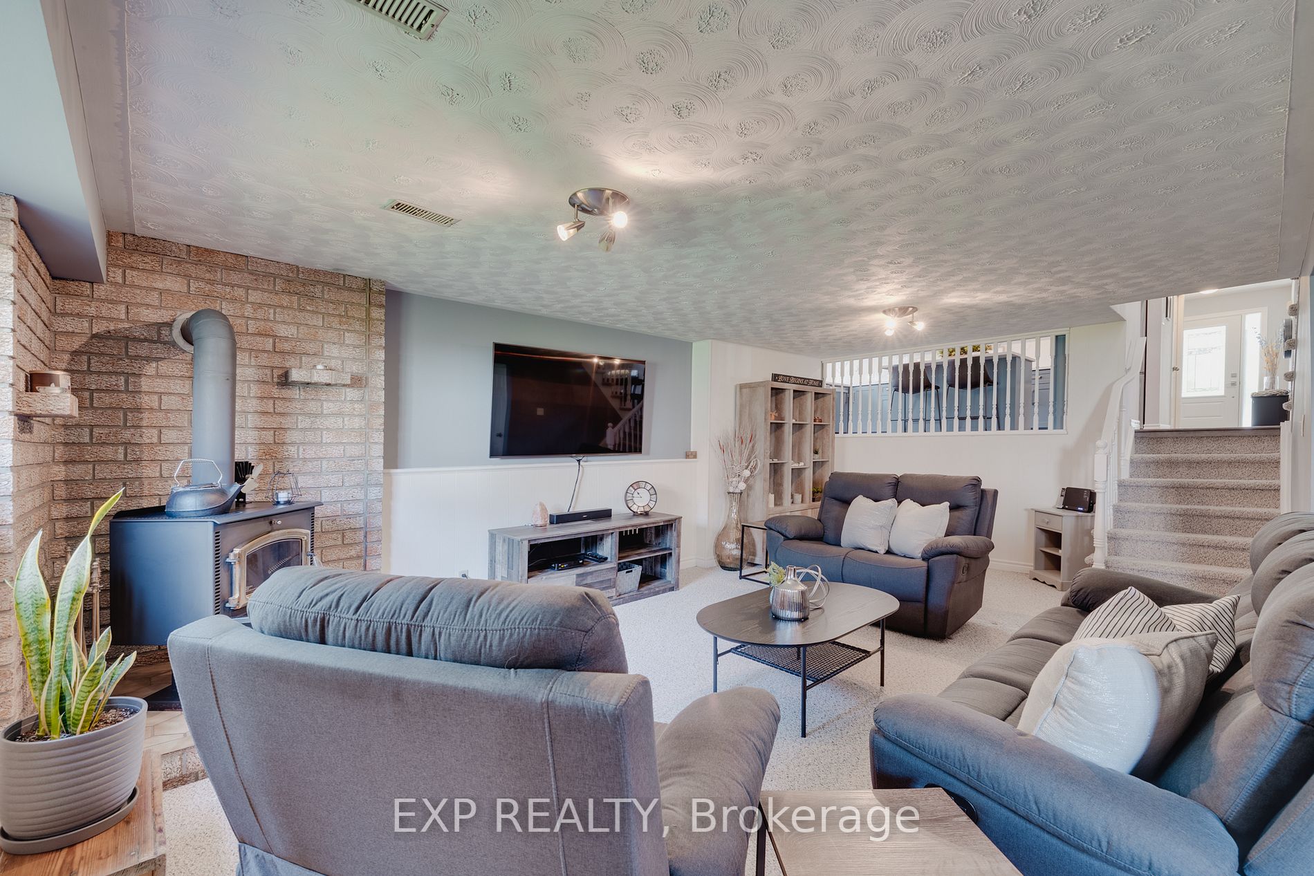 182 Foxhunt Road