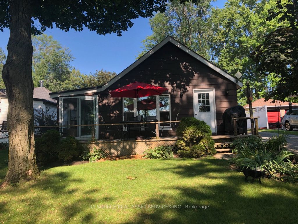 251 Avery Point