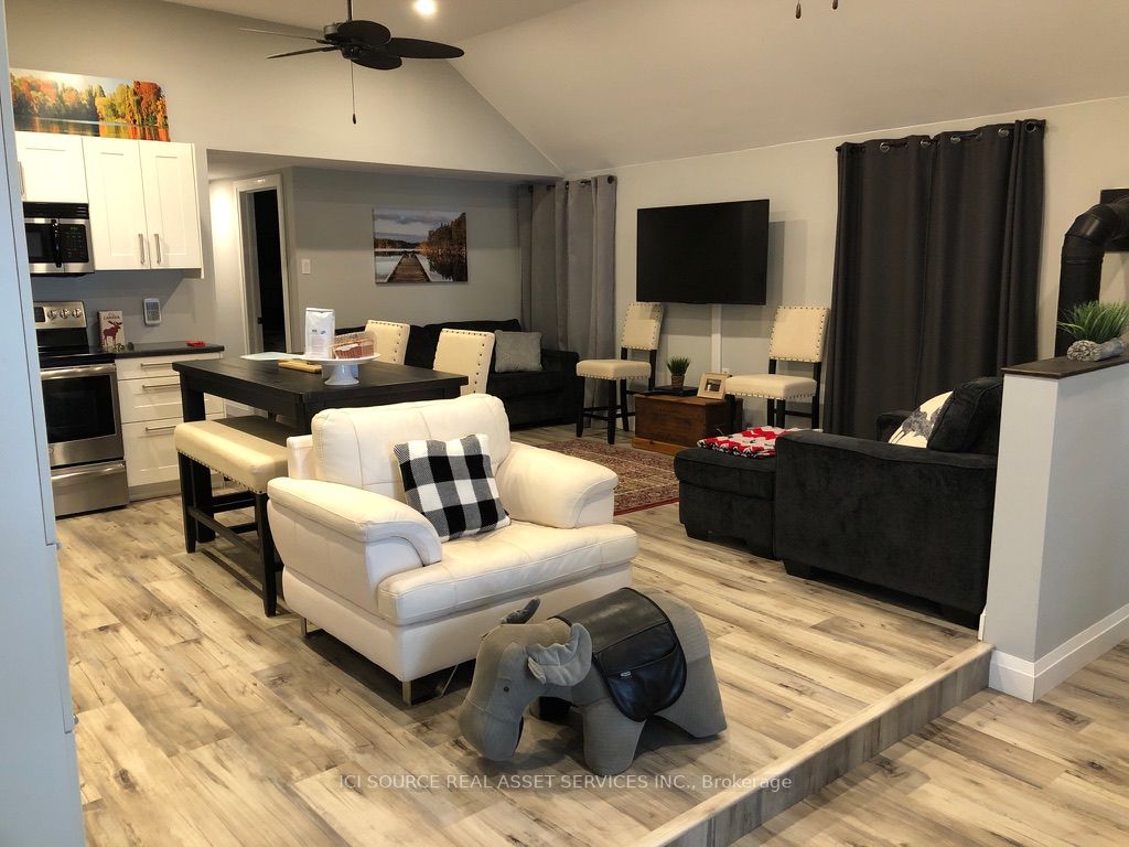 251 Avery Point