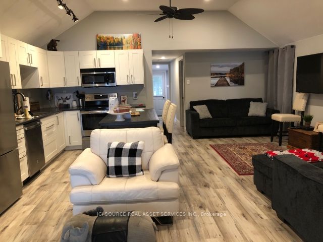 251 Avery Point