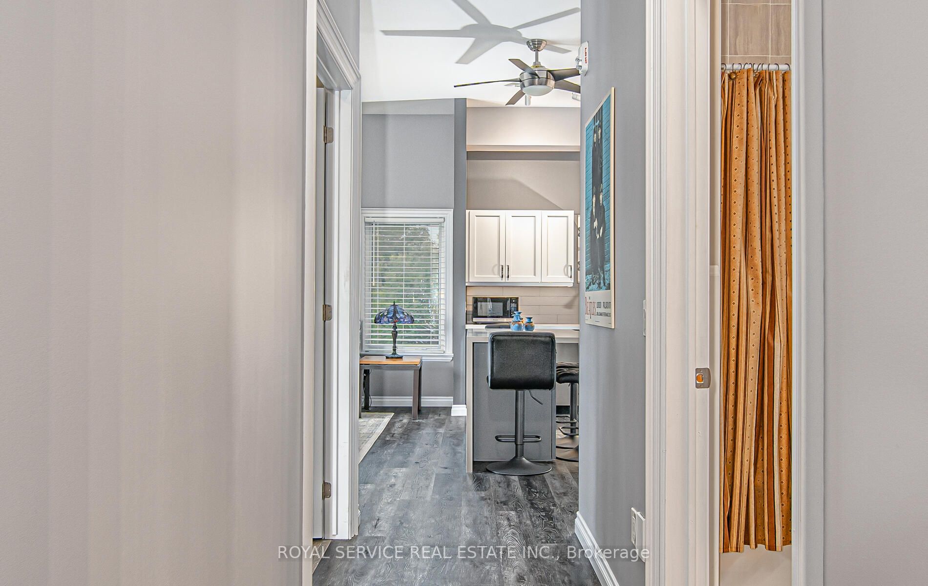 25 King St, #207